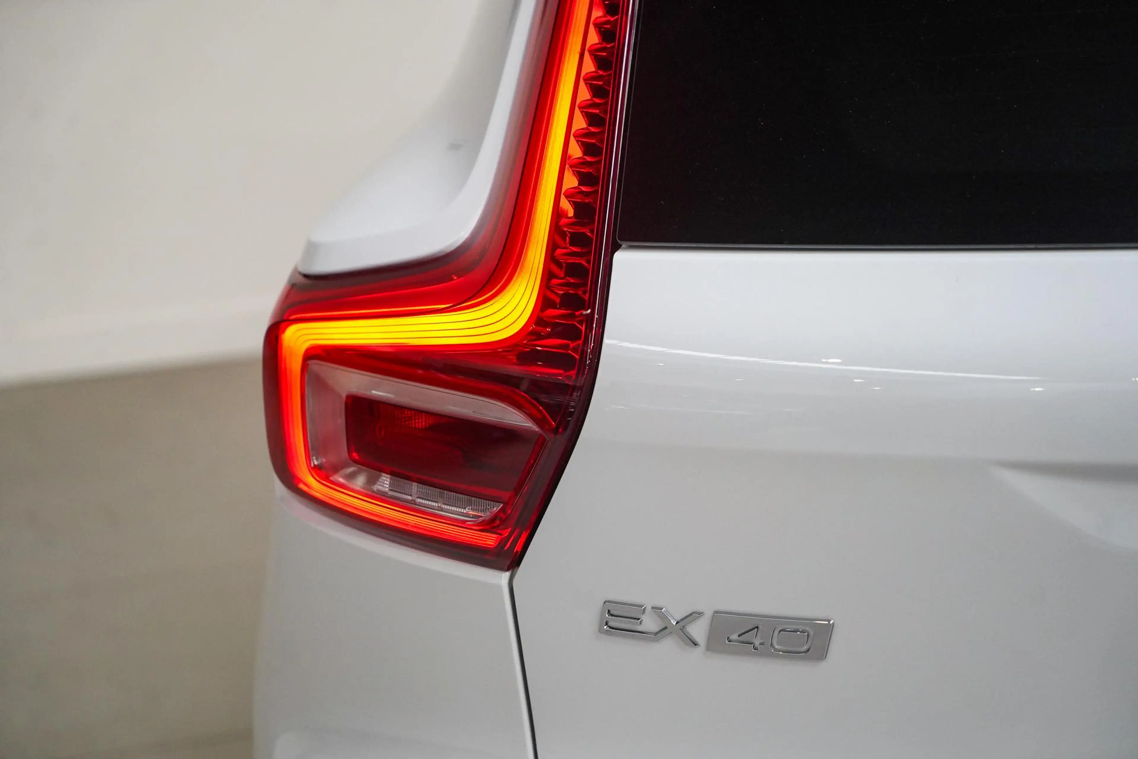 Volvo EX40 Single Motor Essential 70 kWh | 20 '' Inch Lichtme — photo 8