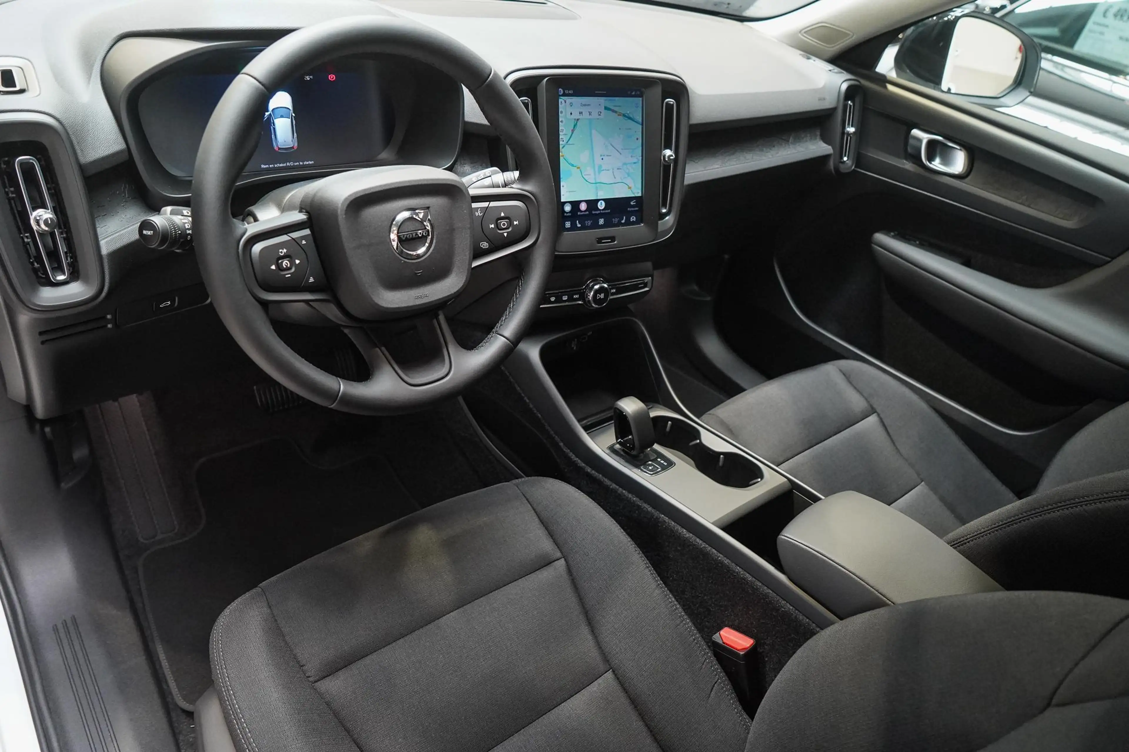 Volvo EX40 Single Motor Essential 70 kWh | 20 '' Inch Lichtme — photo 11