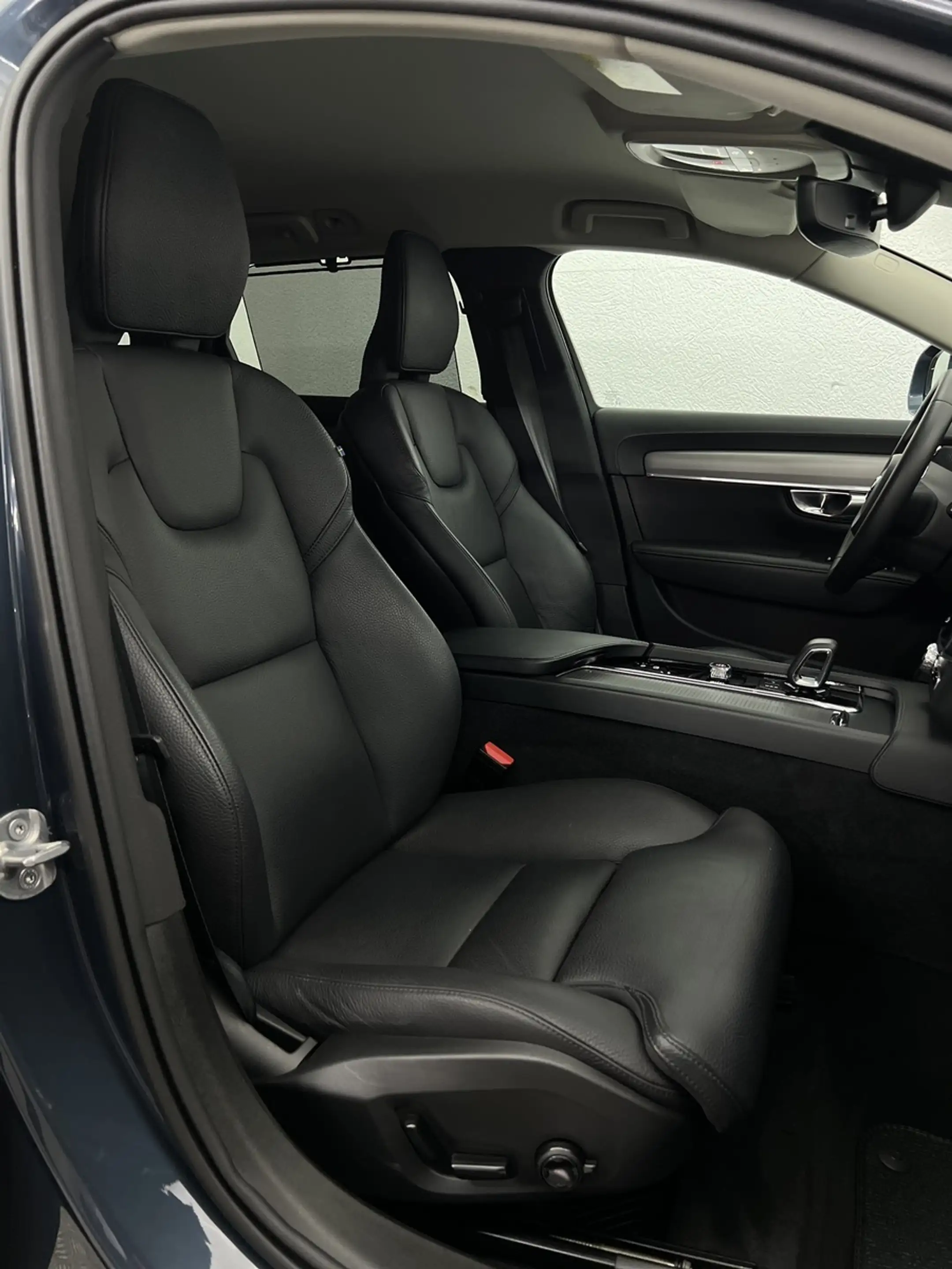 Volvo V90 Cross Country B4 AWD PLUS BRIGHT STANDH+21Z — photo 8