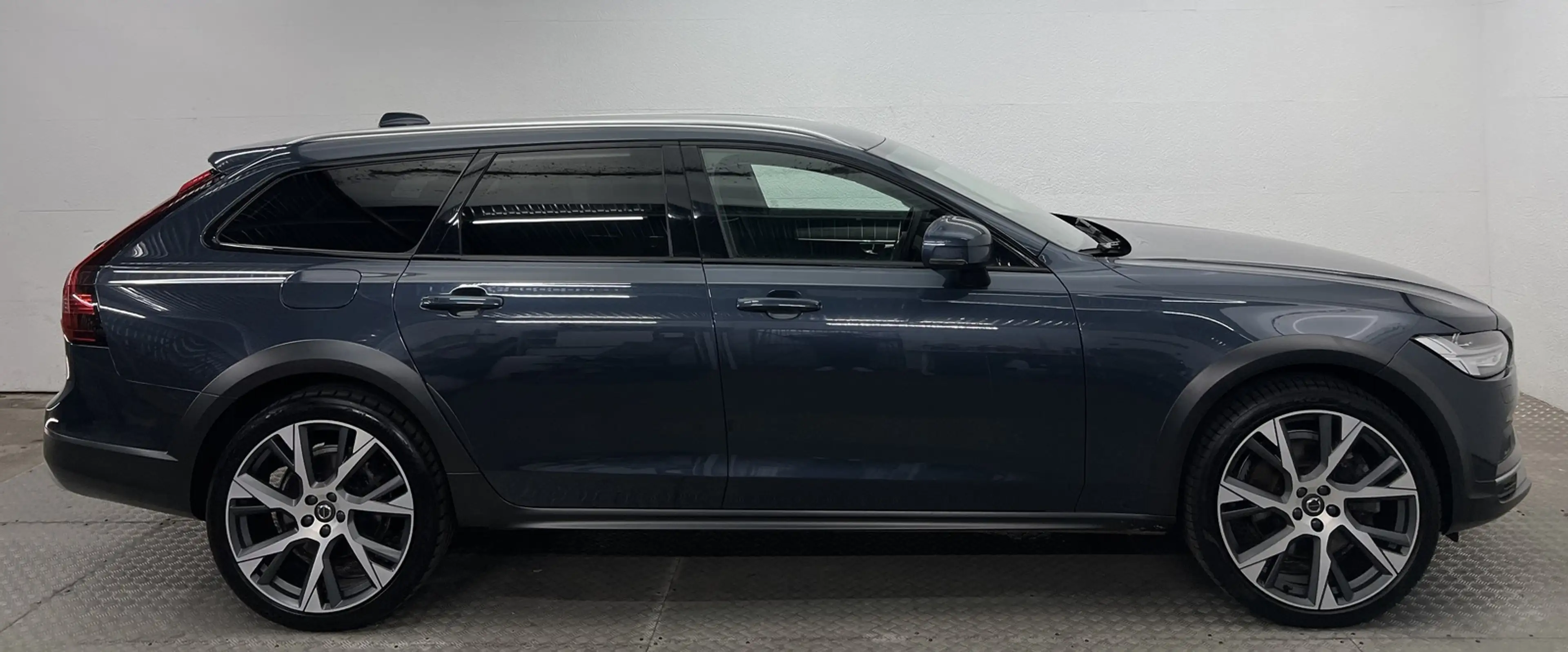 Volvo V90 Cross Country B4 AWD PLUS BRIGHT STANDH+21Z — photo 5