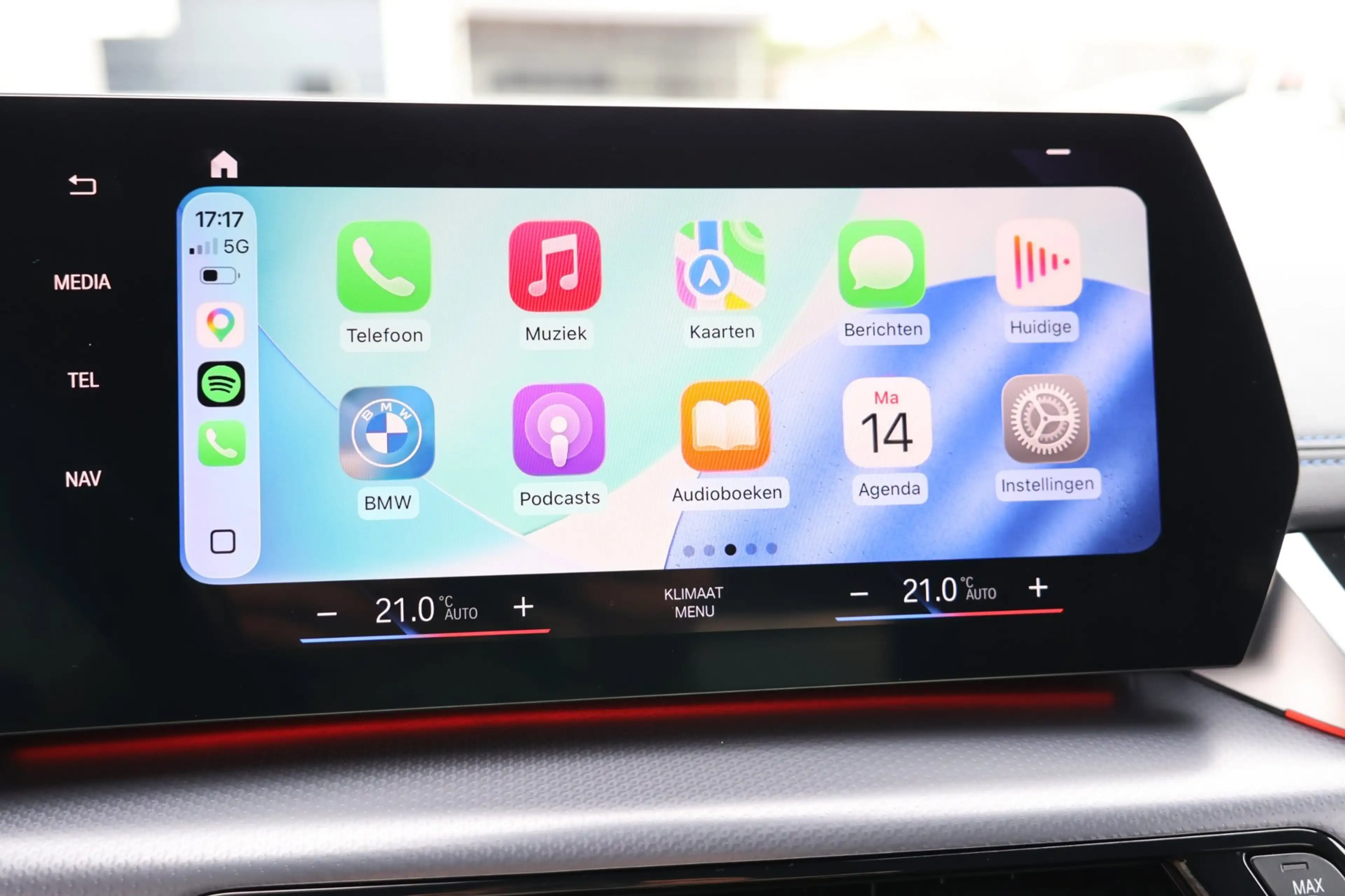 BMW 220 2-serie Active Tourer 220i M-Sport Pano Carplay Tr — photo 25