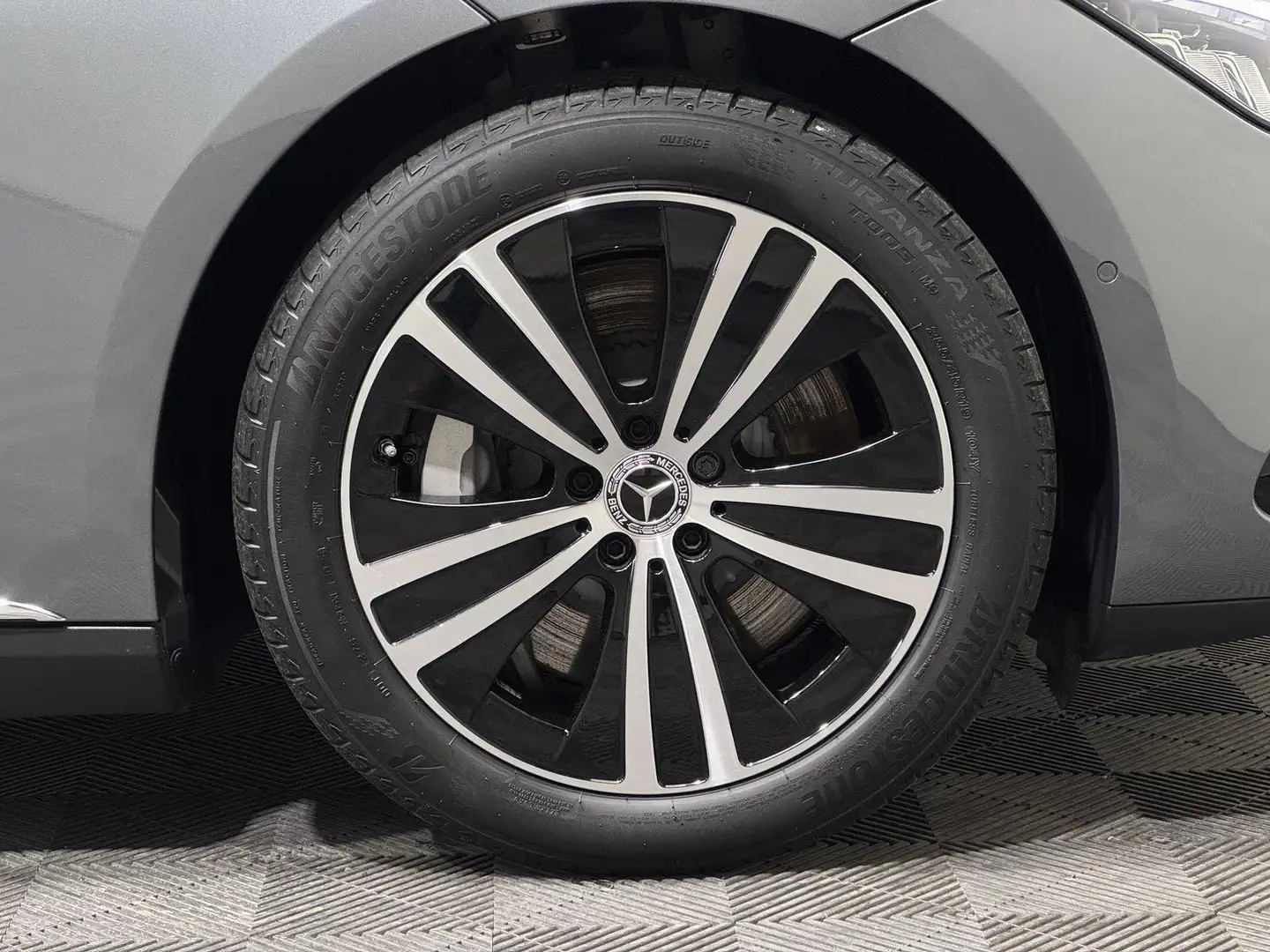 Mercedes-Benz EQE 300 Electric Art Advanced Plus # ServiceCare Grau - 2