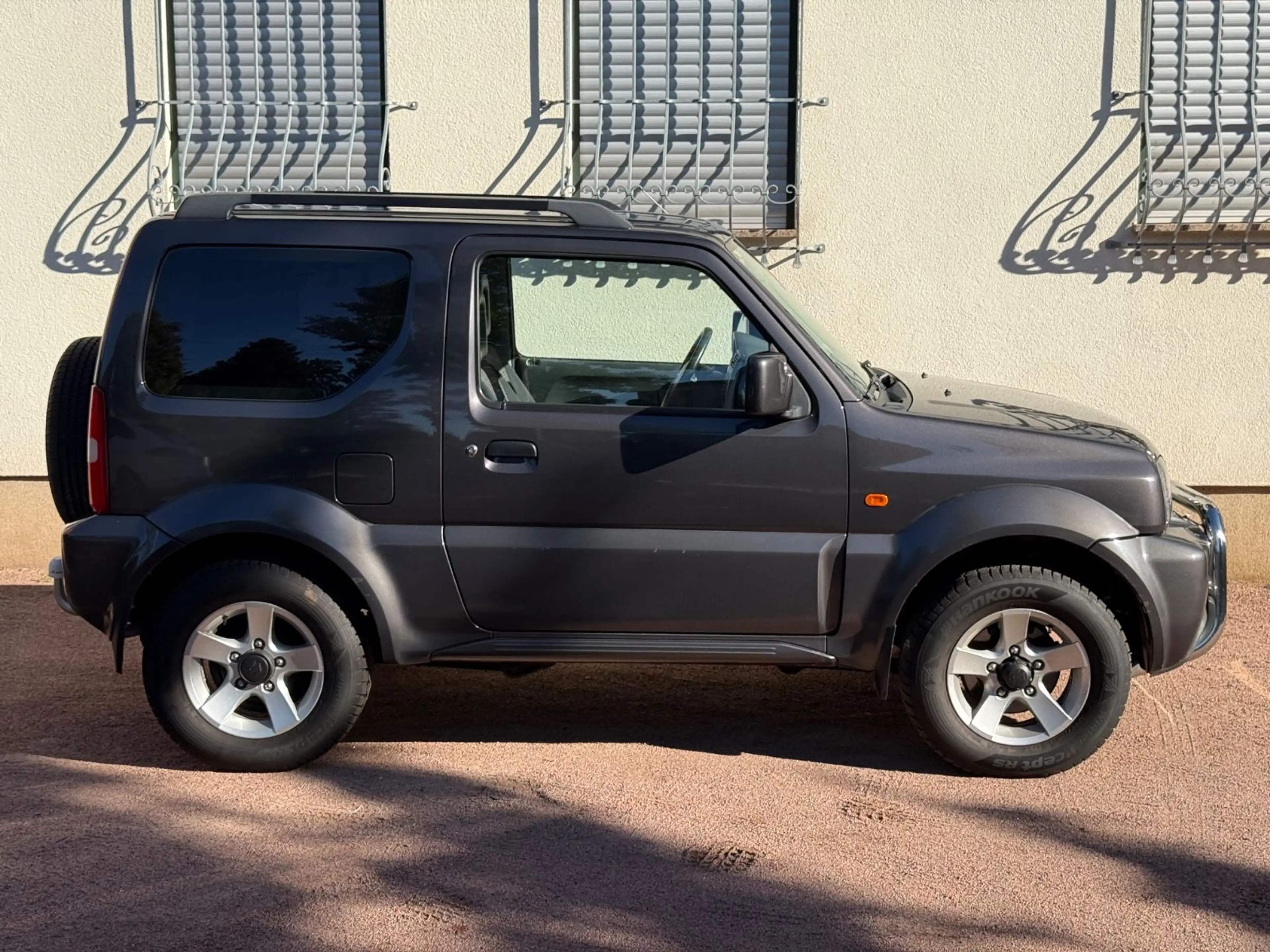 Suzuki Jimny 4x4 ALLRAD Klima TÜV NEU Chrom-Frontbügel — photo 4