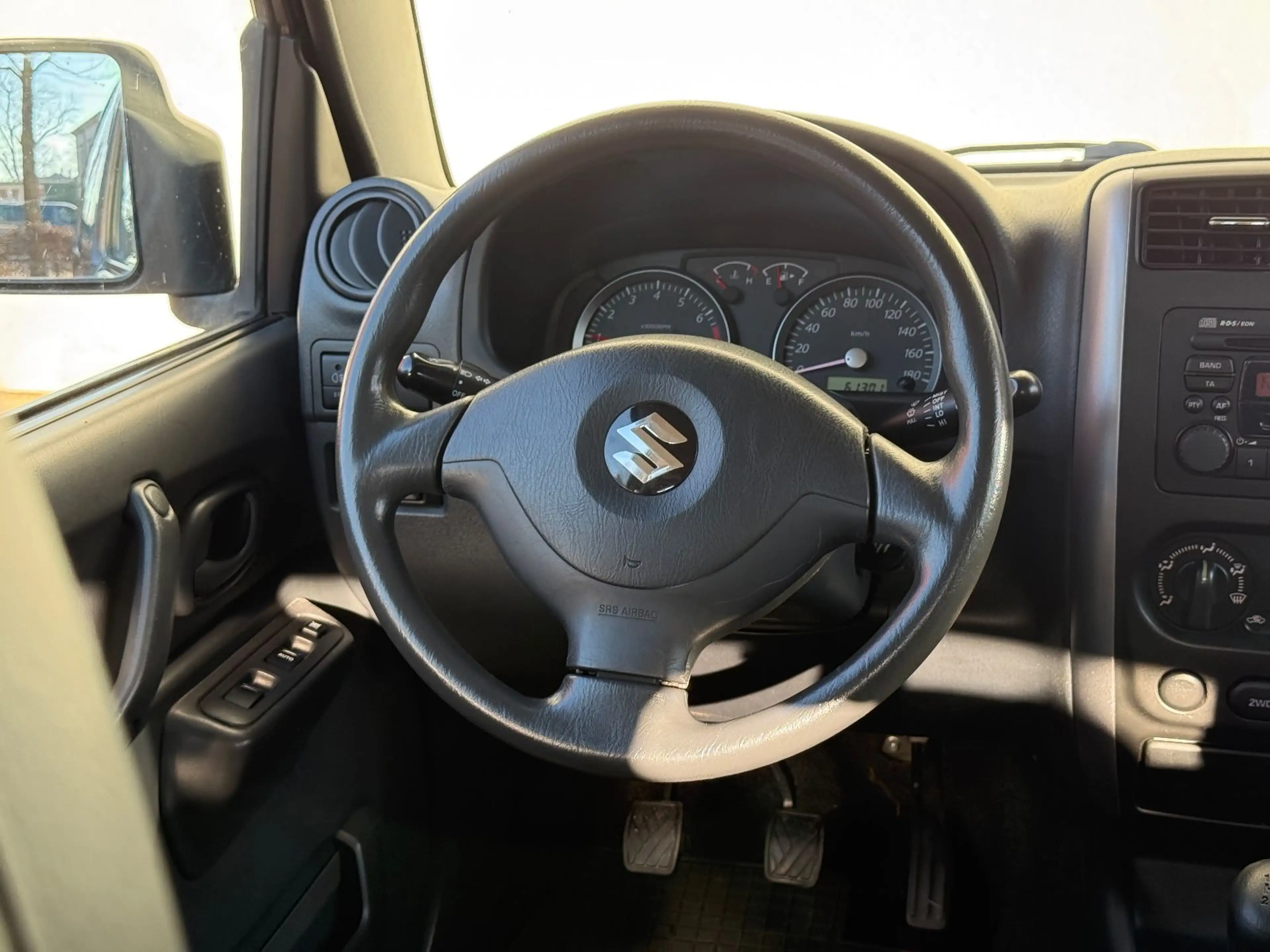 Suzuki Jimny 4x4 ALLRAD Klima TÜV NEU Chrom-Frontbügel — photo 12