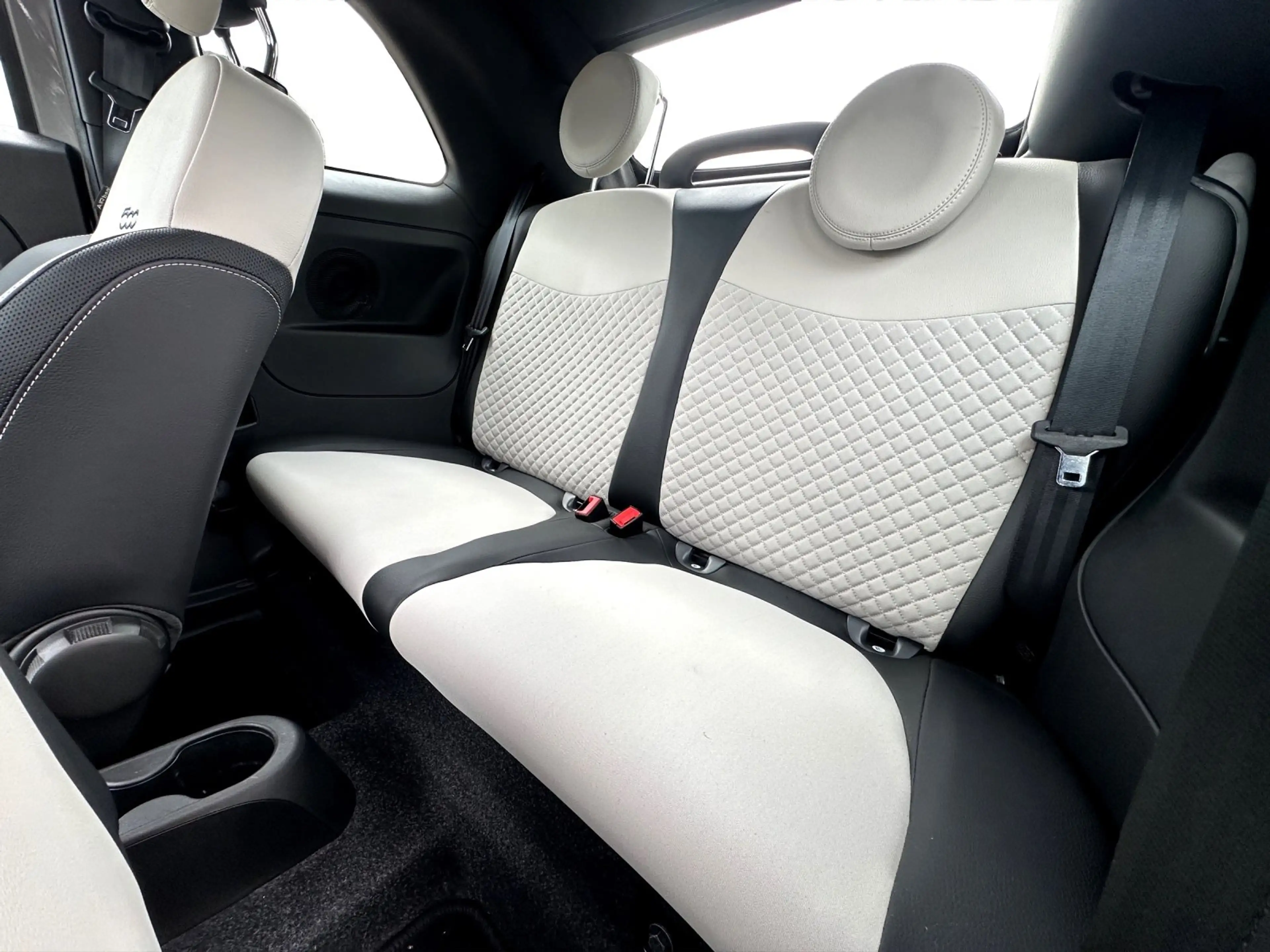 Fiat 500C Cabrio 1.0 DOLCEVITA KLIMAA NAVI CARPLAY — photo 12