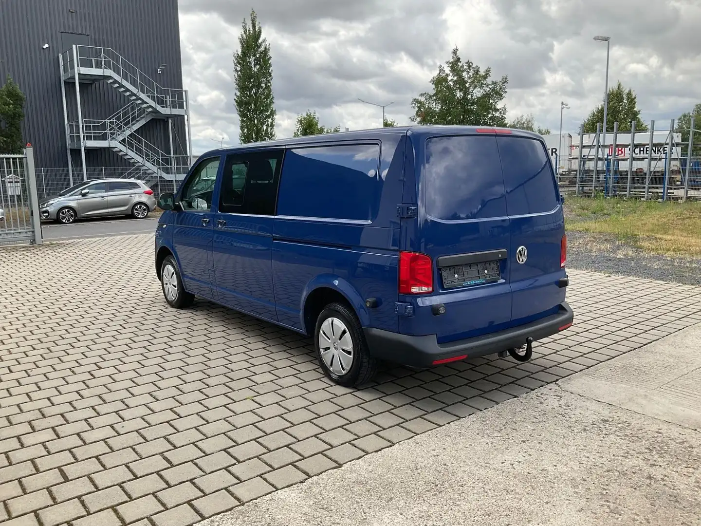 Volkswagen T6 Kombi T6.1 Kombi lang LR+4M+5 Sitzer+Stand-Sitzhei+AHK Bleu - 2