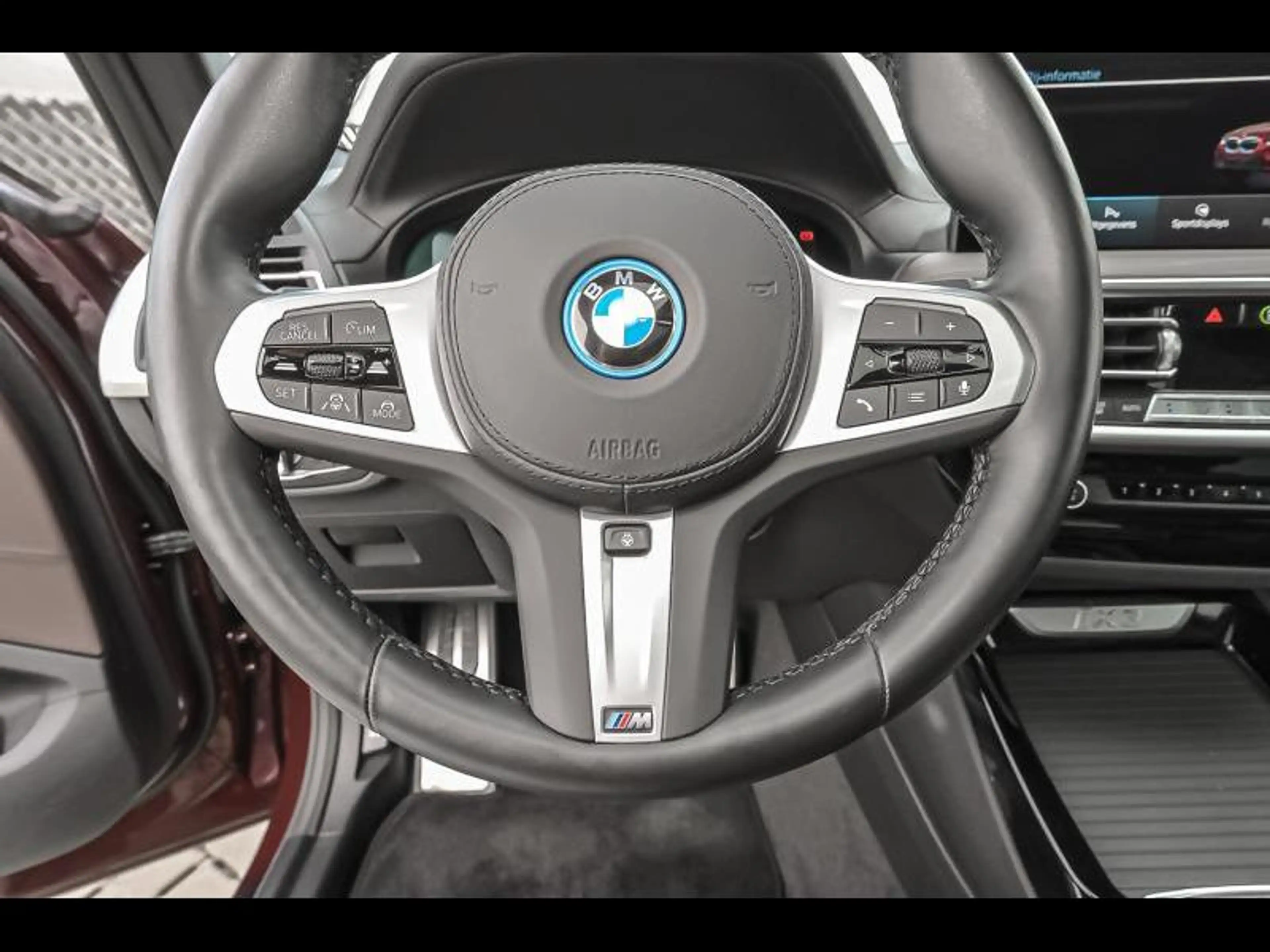BMW iX3 Impressive — photo 9