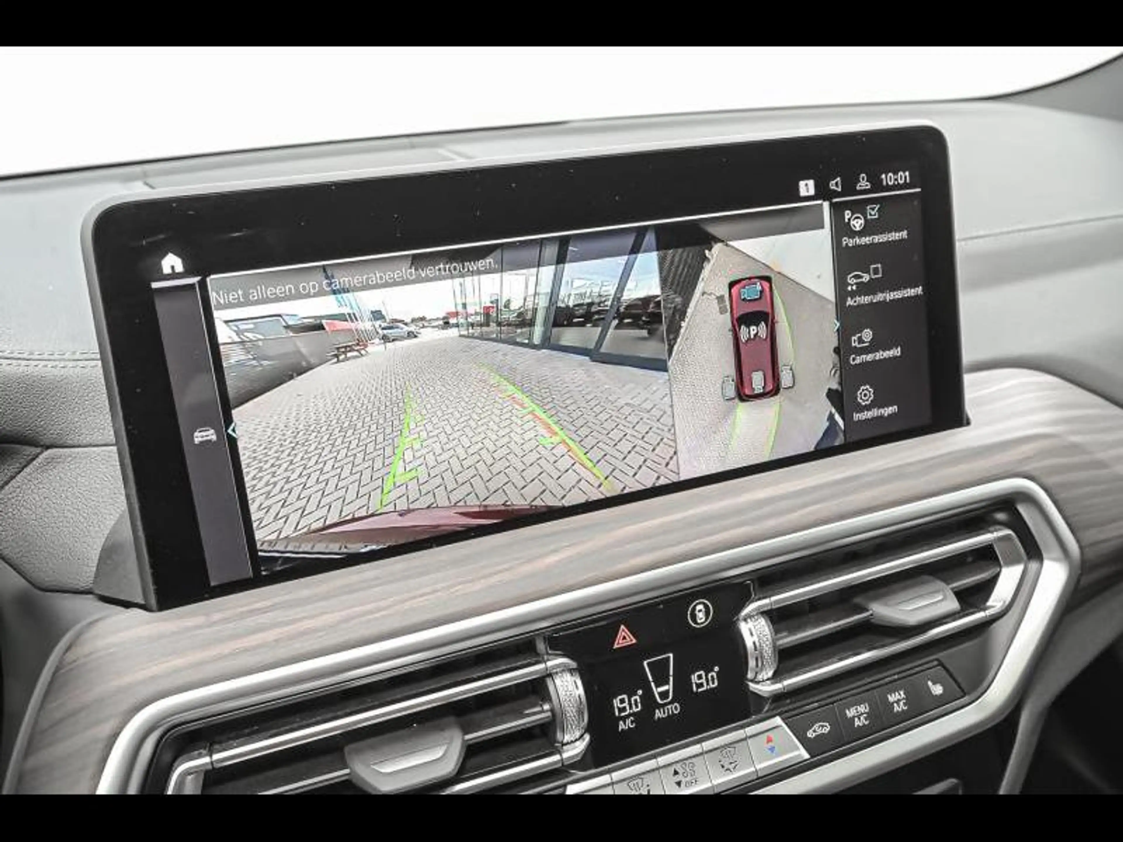 BMW iX3 Impressive — photo 14