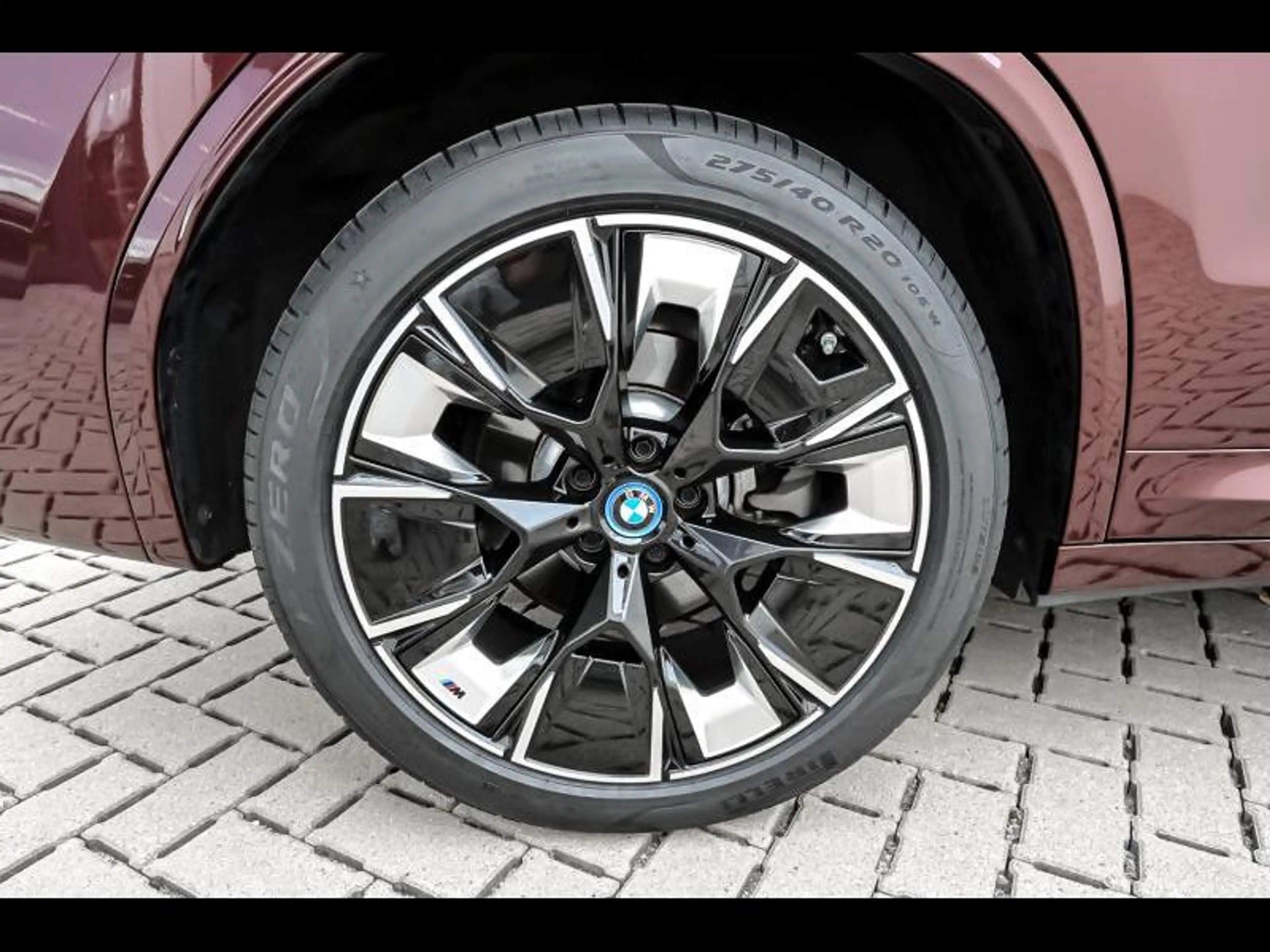 BMW iX3 Impressive — photo 8