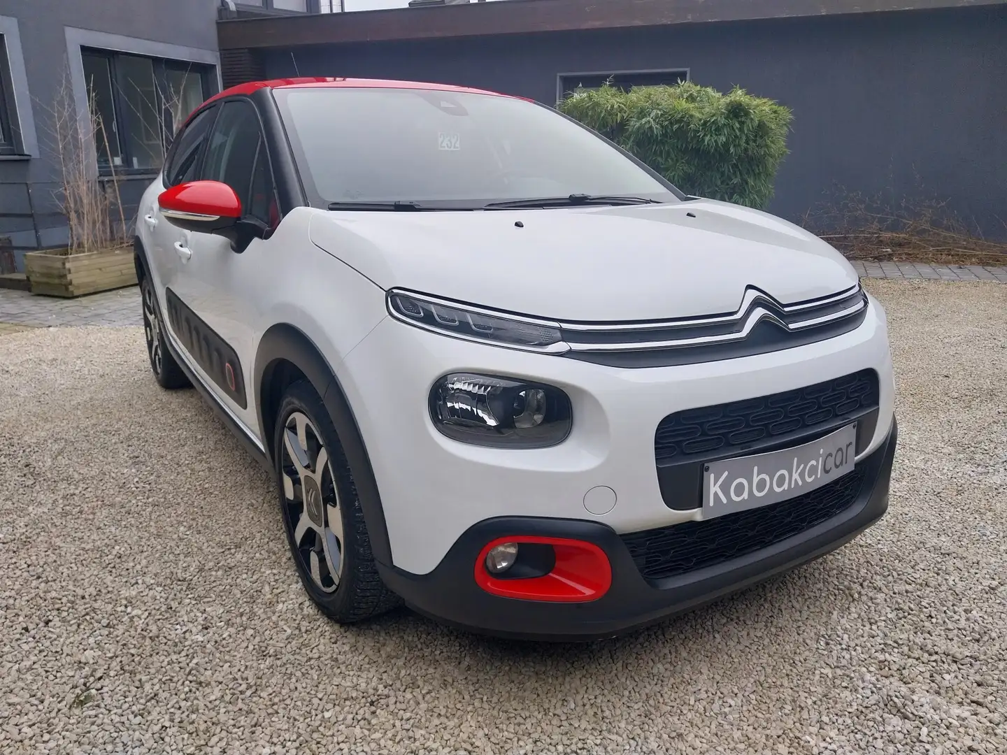 Citroen C3 1.2i 82 / Carplay, GPS, Clim / GARANTIE 12M Bianco - 1