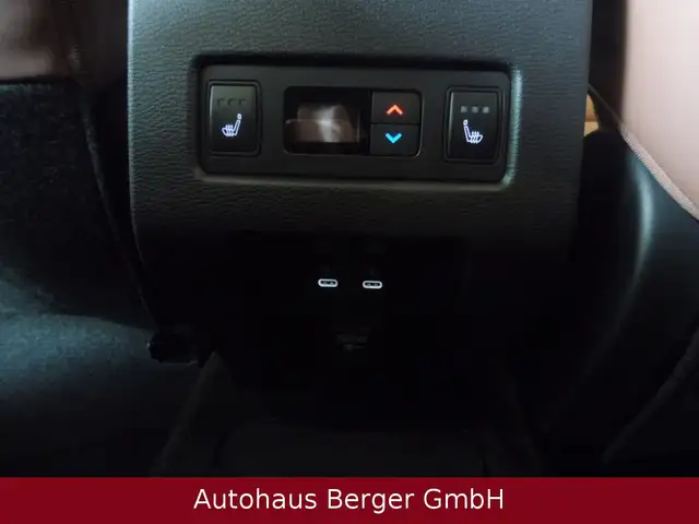 Mitsubishi Outlander view 19
