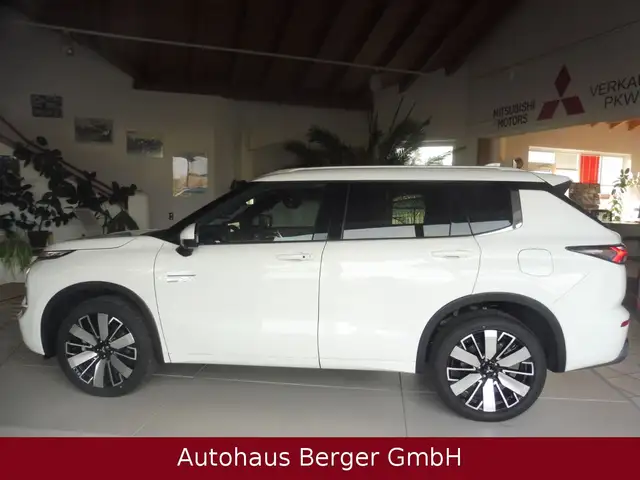 Mitsubishi Outlander view 7