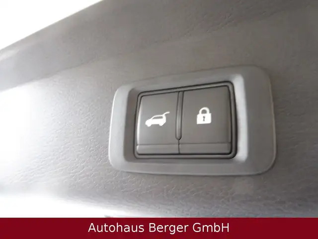 Mitsubishi Outlander view 22