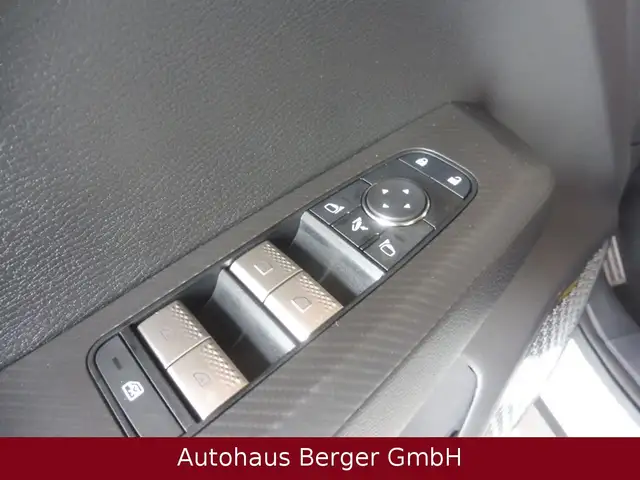 Mitsubishi Outlander view 14