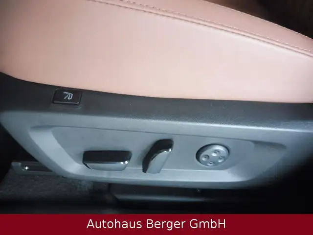 Mitsubishi Outlander view 16