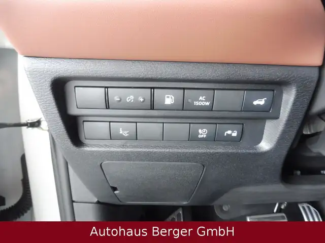 Mitsubishi Outlander view 13