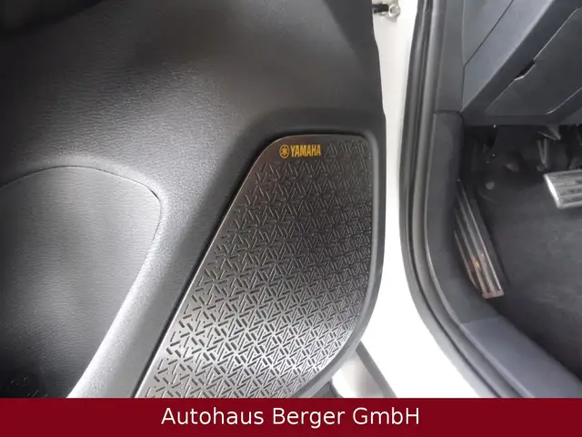 Mitsubishi Outlander view 17