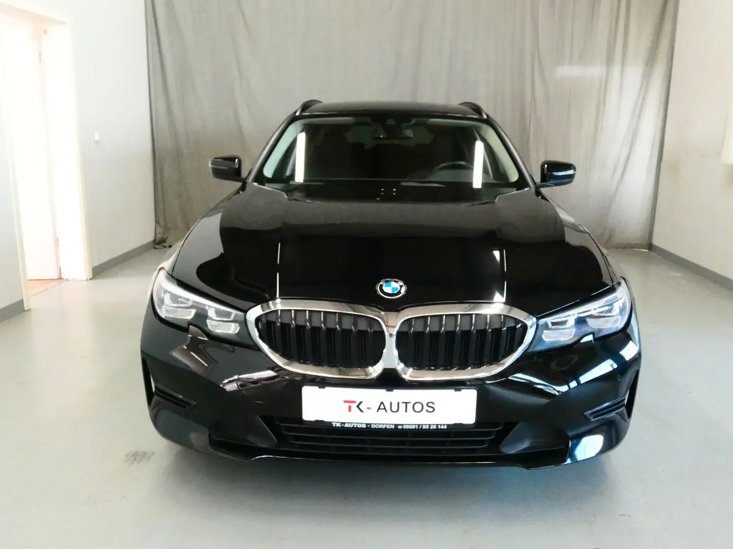 BMW 318 d Touring,1.Hand,Navi,LED,Tempo,S-Heft Schwarz - 2