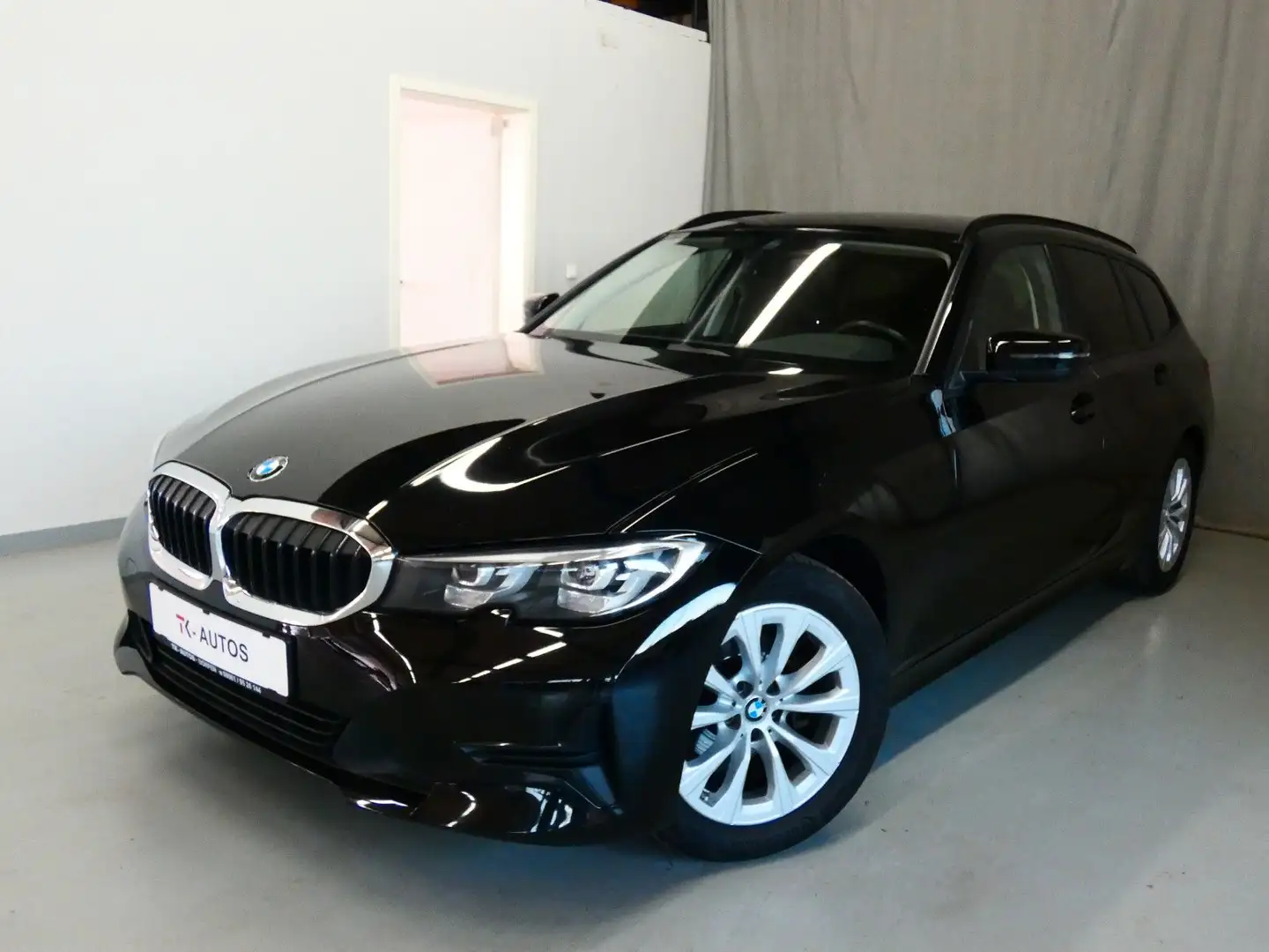 BMW 318 d Touring,1.Hand,Navi,LED,Tempo,S-Heft Schwarz - 1
