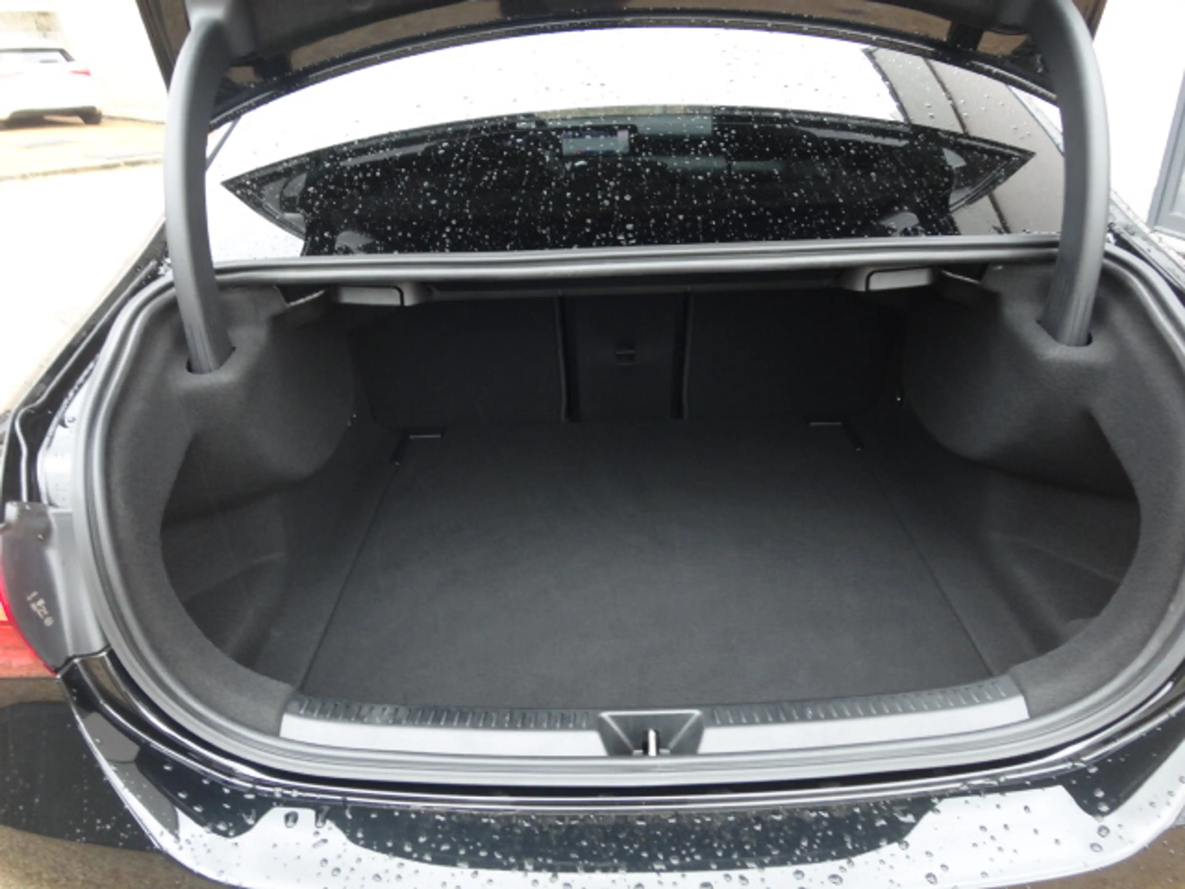 Mercedes-Benz A 180 A 180 AMG Line Berline — photo 8