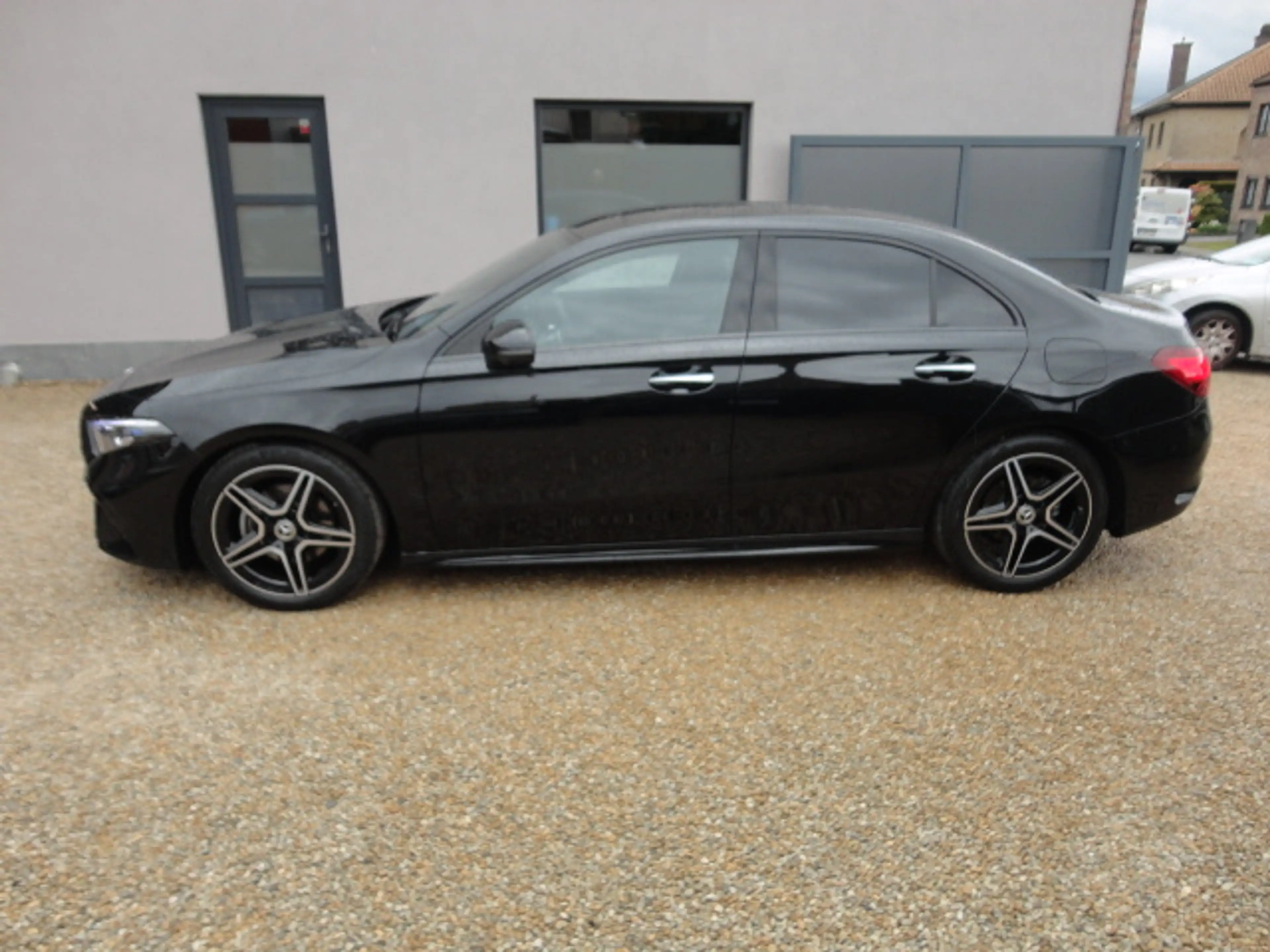 Mercedes-Benz A 180 A 180 AMG Line Berline — photo 4