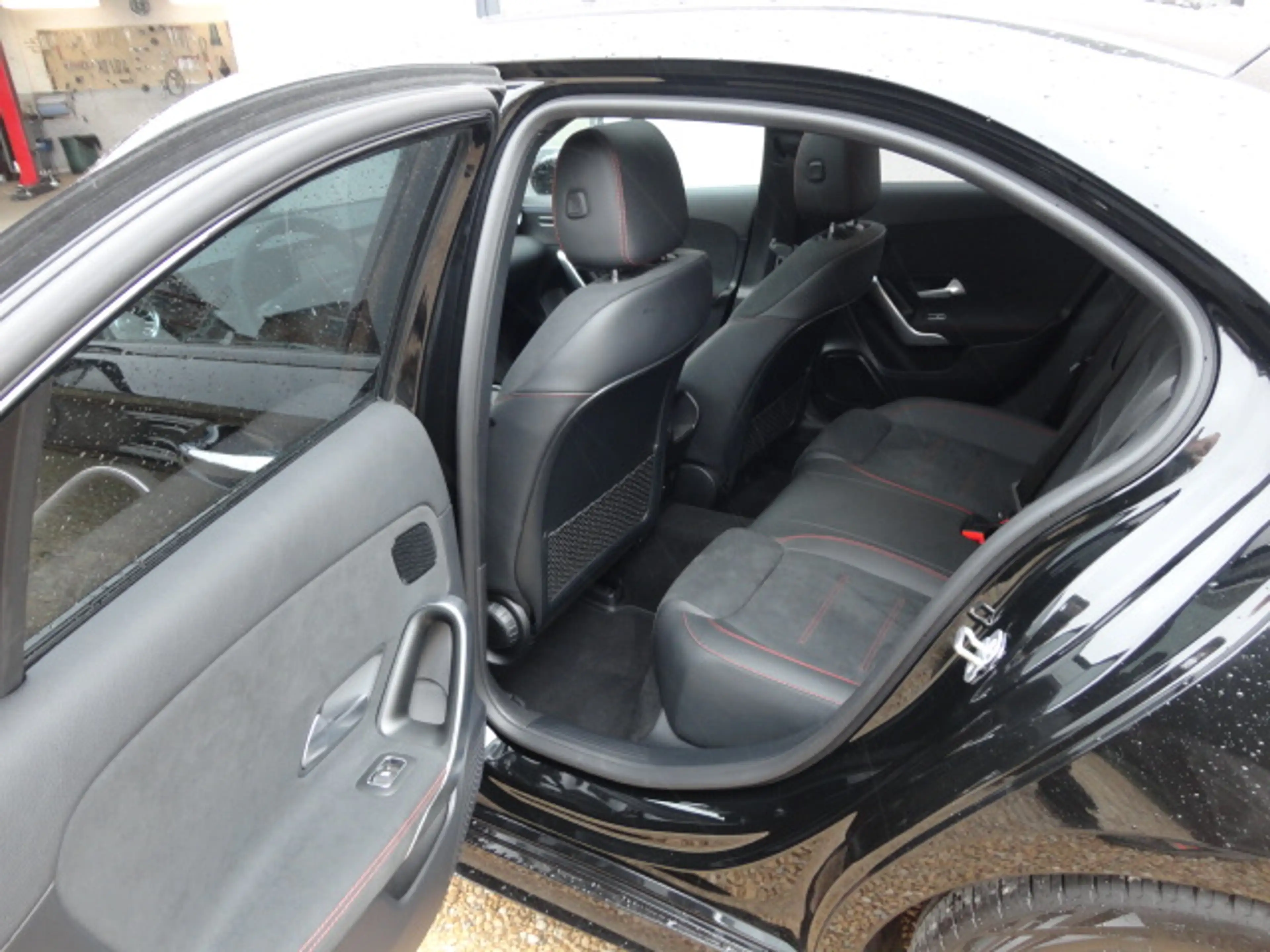 Mercedes-Benz A 180 A 180 AMG Line Berline — photo 9