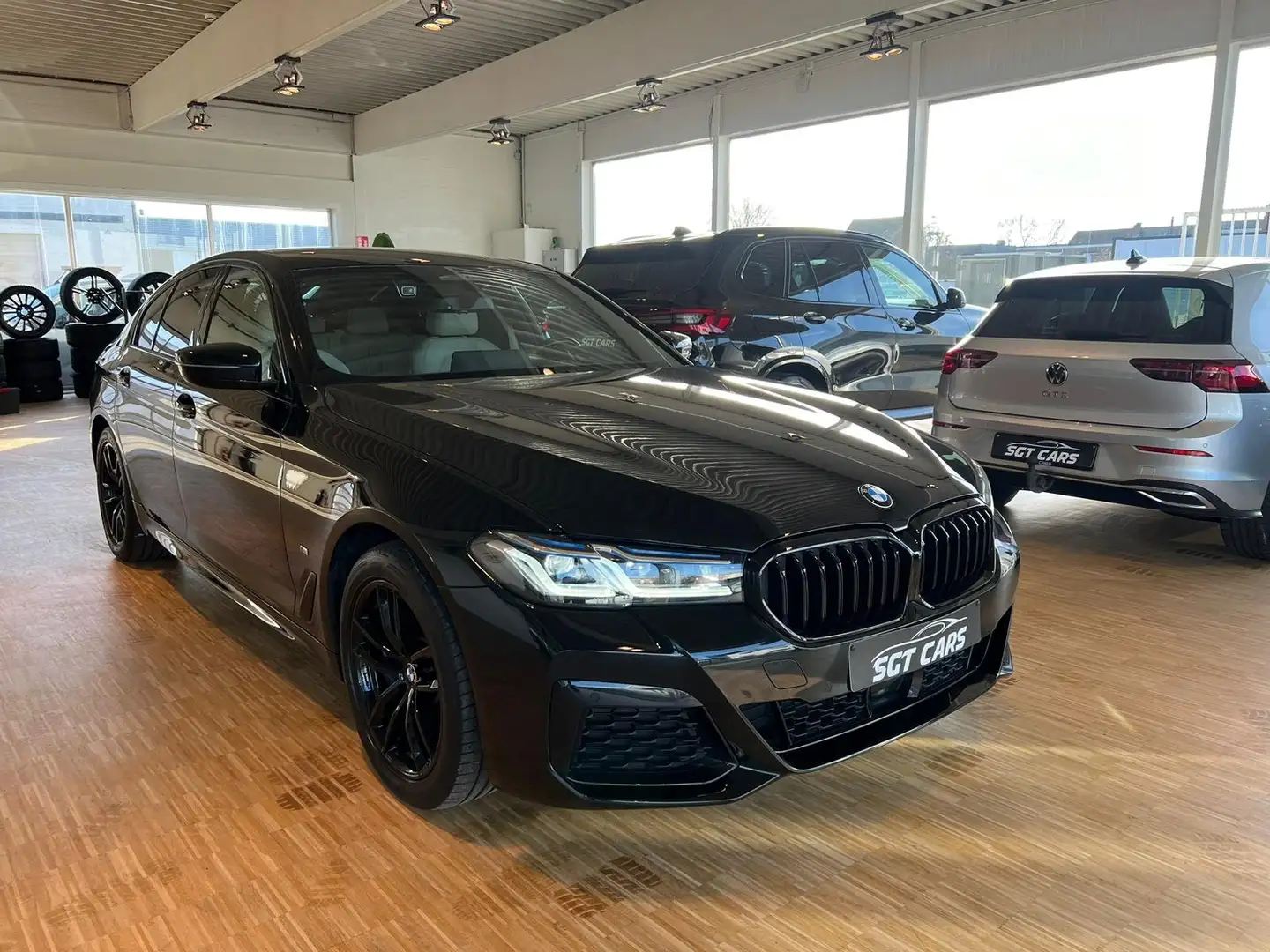 BMW 530 **GERESERVEERD** Noir - 1