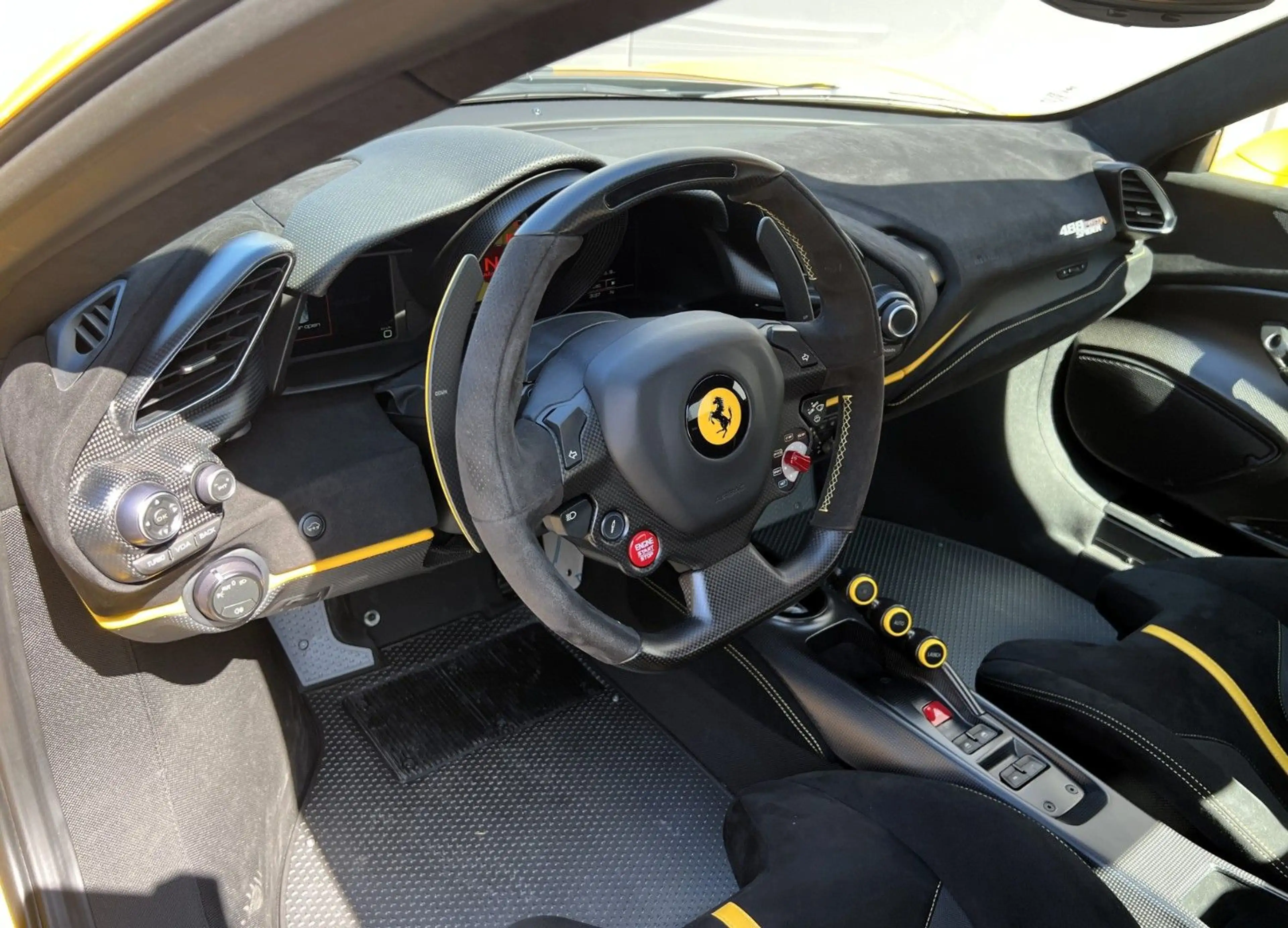 Ferrari 488 Spider °Garantie°Liftsystem°Carbon° — photo 9