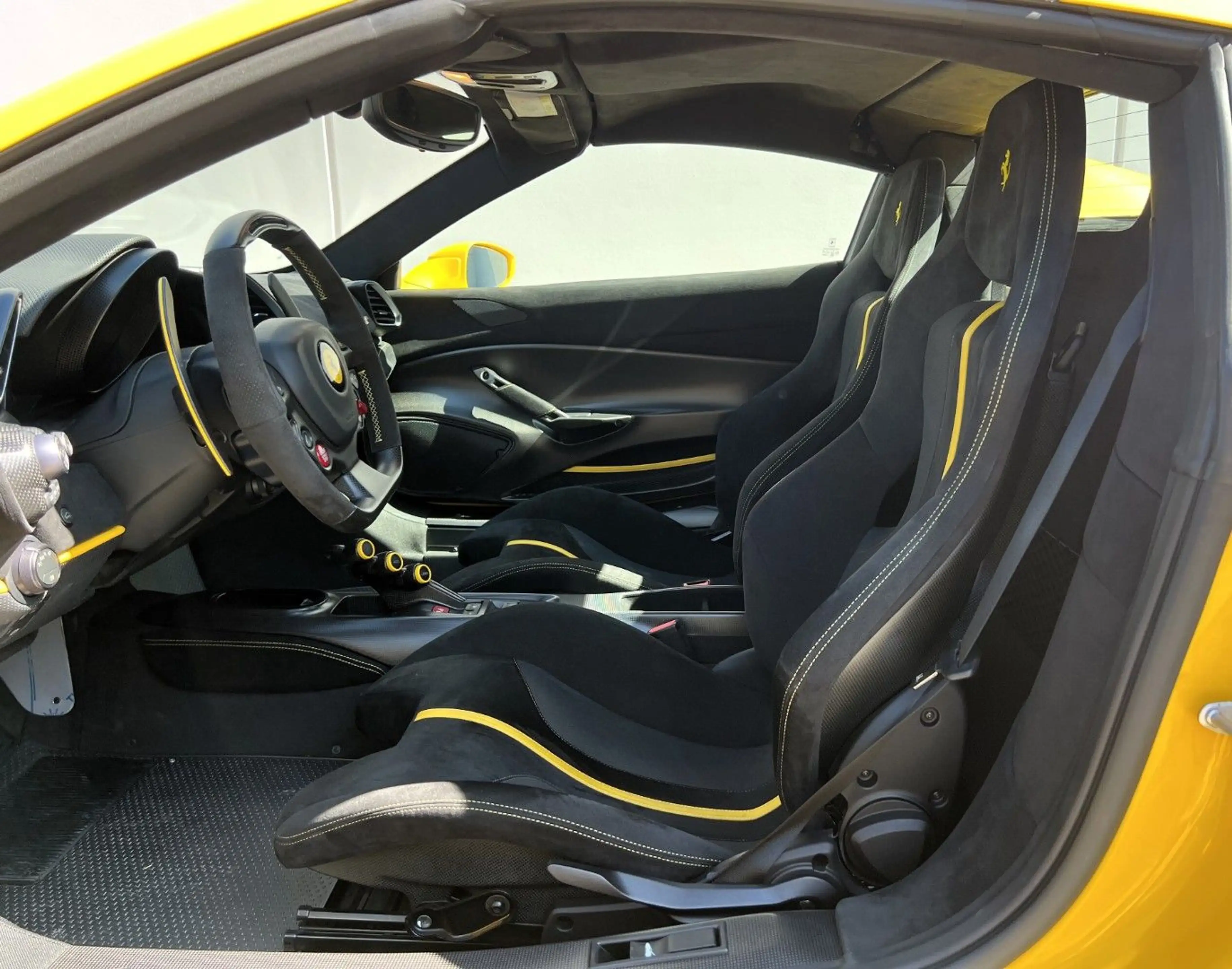 Ferrari 488 Spider °Garantie°Liftsystem°Carbon° — photo 3