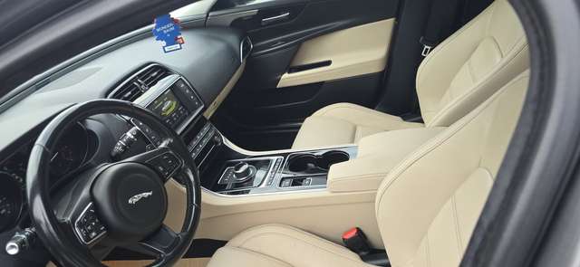 Jaguar XE E-Performance Aut. Pure