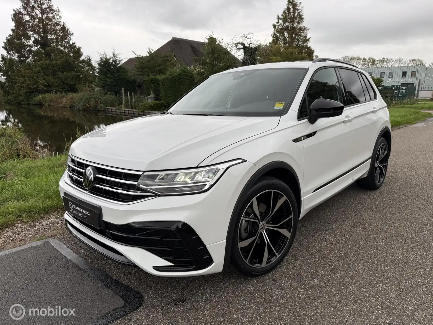 Volkswagen Tiguan 1.5 TSI DSG R-Line / Pano / 360 / Leder Wit - 1