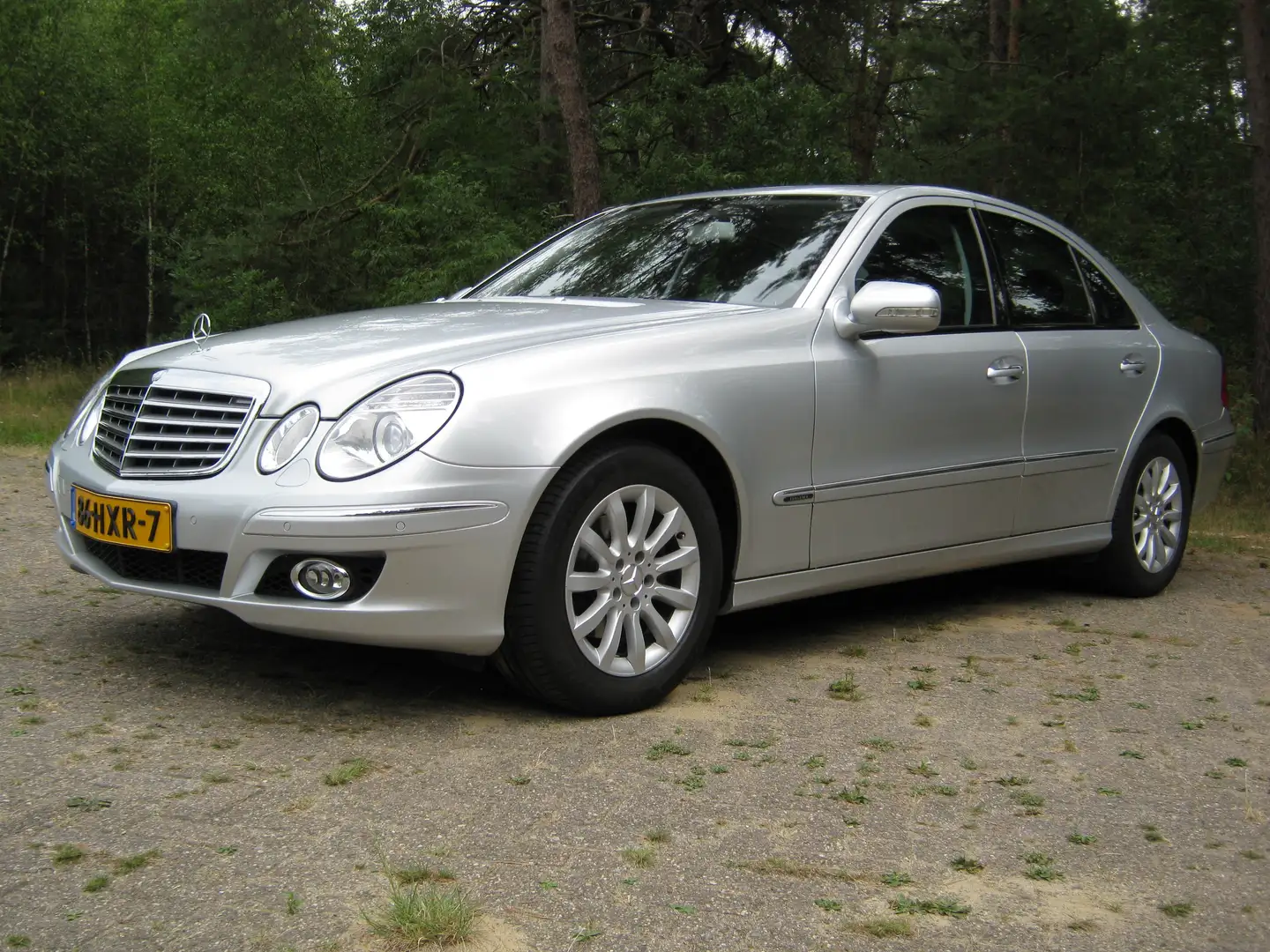 Mercedes-Benz E 200 E 200 K. Elegance Gümüş rengi - 1