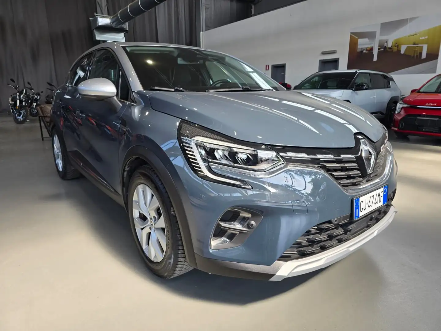 Renault Captur E-Tech 145 CV Intens Grigio - 1