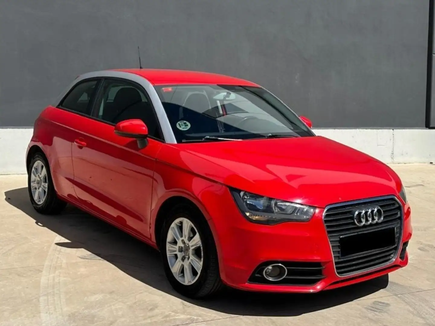 Audi A1 1.6TDI Attraction - 1