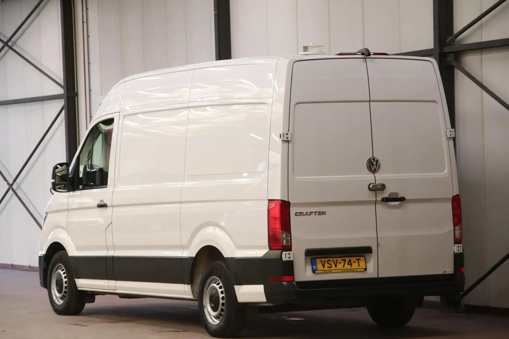 Volkswagen Crafter 35 2.0 TDI 140PK L3H3 (oude L2H2) EURO 6 Wit - 2