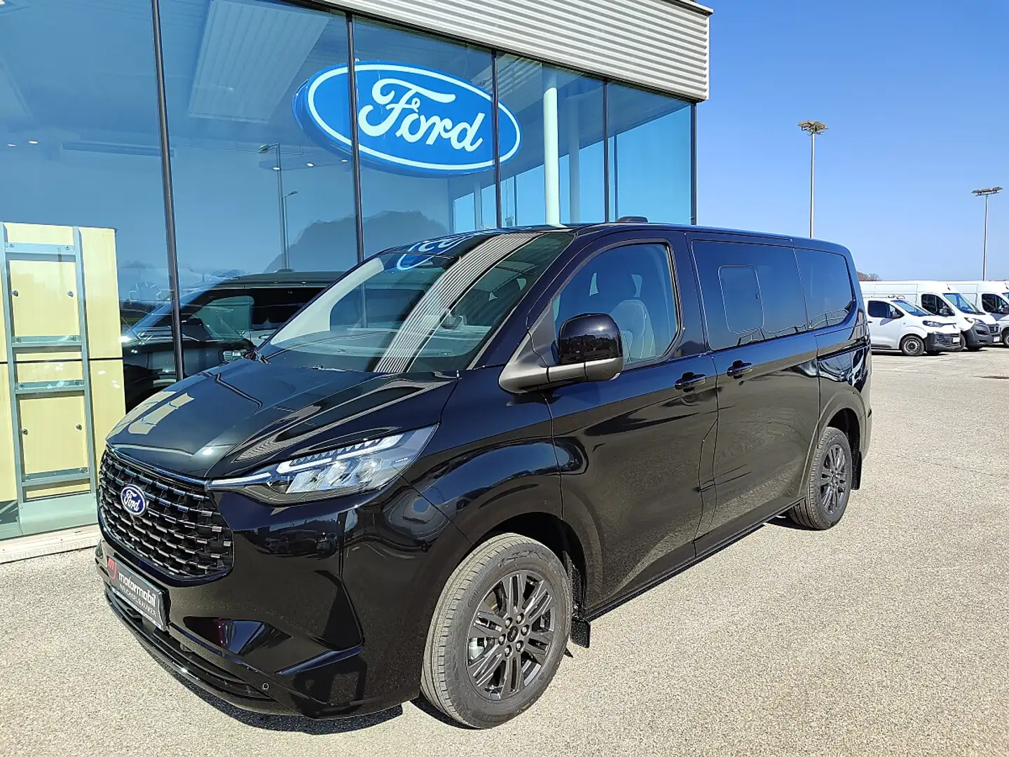 Ford Tourneo Custom Bus 2.5 PHEV 340 L1H1 FWD Titanium Aut. Schwarz - 1
