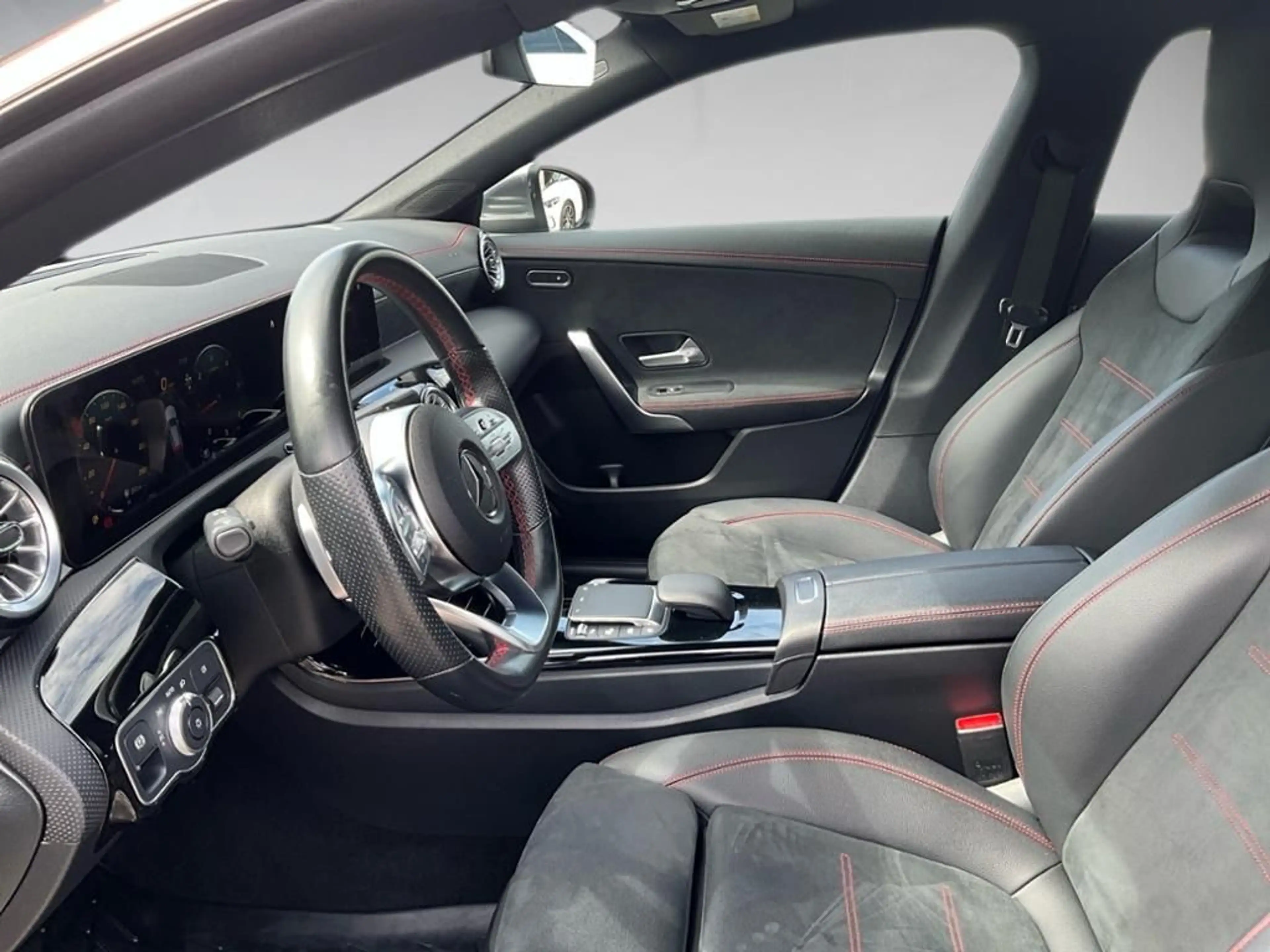 Mercedes-Benz CLA 220 CLA 220 d 4MATIC AMG Line Shooting Brake AUT LED — photo 8