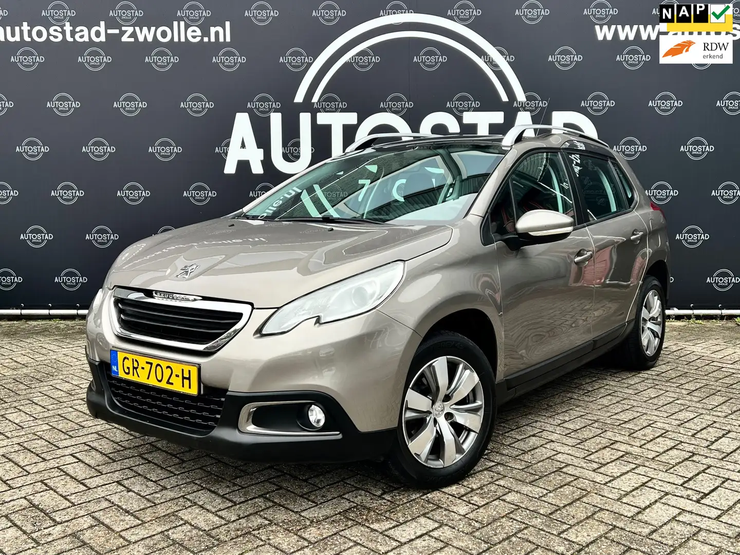Peugeot 2008 1.2 PureTech Active Automaat/NL-Auto/Pano/2e Eigen Gris - 1