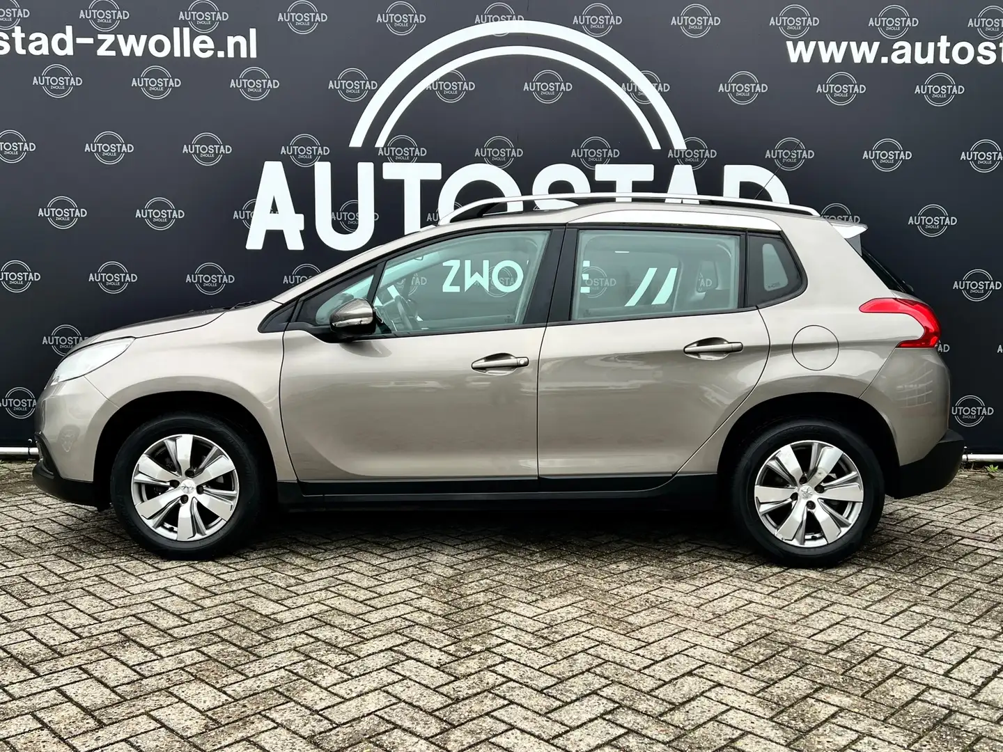 Peugeot 2008 1.2 PureTech Active Automaat/NL-Auto/Pano/2e Eigen Gris - 2