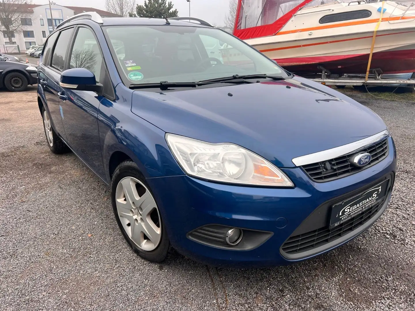Ford Focus 1,8 Ghia Turnier plava - 1