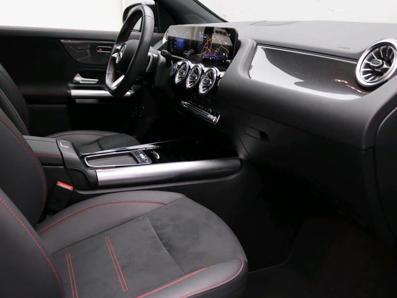 Mercedes-Benz GLA 250 e Star Edition AMG Line — photo 4