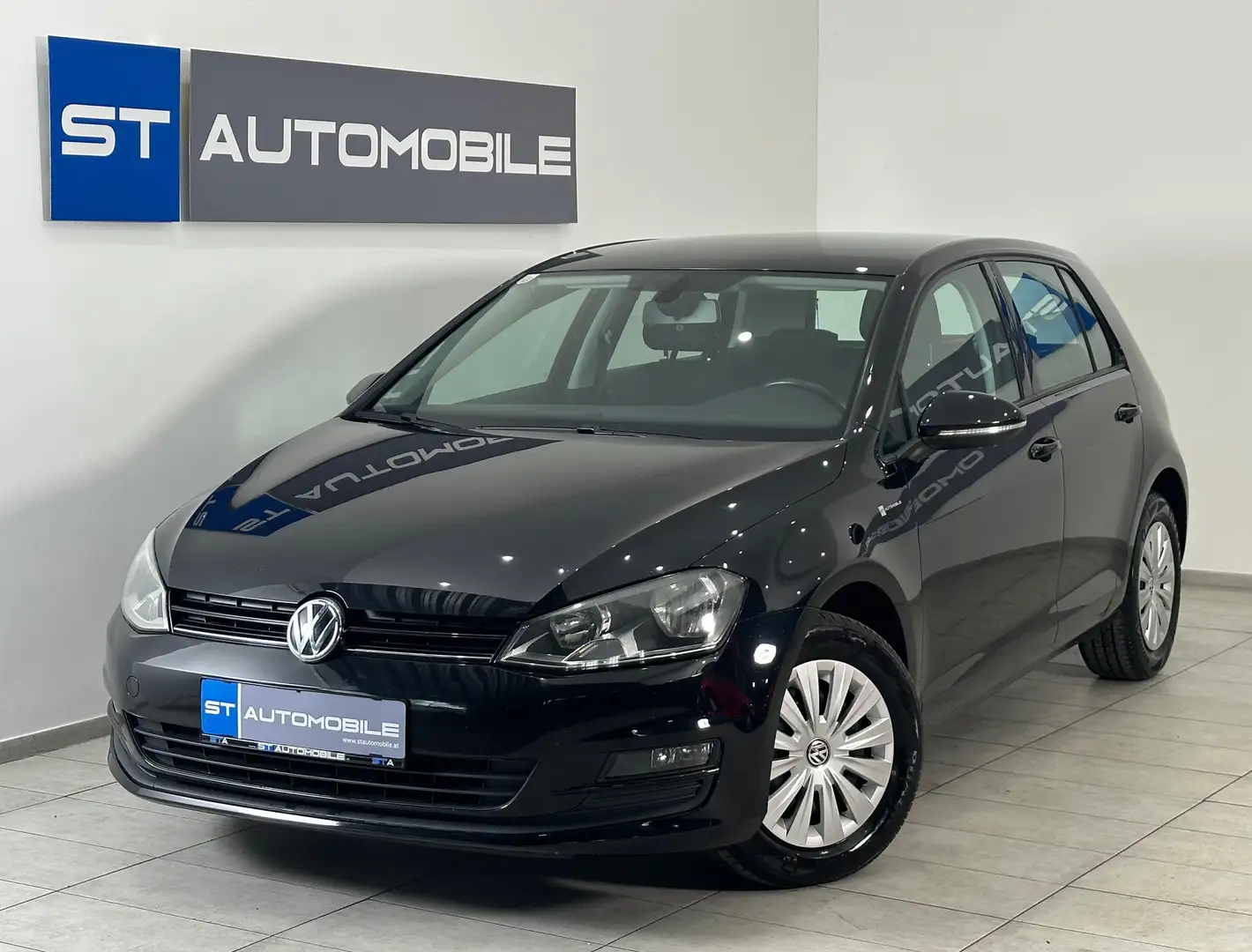 Volkswagen Golf Trendline BMT // 1.BESITZ // TEMPOMAT // Schwarz - 1