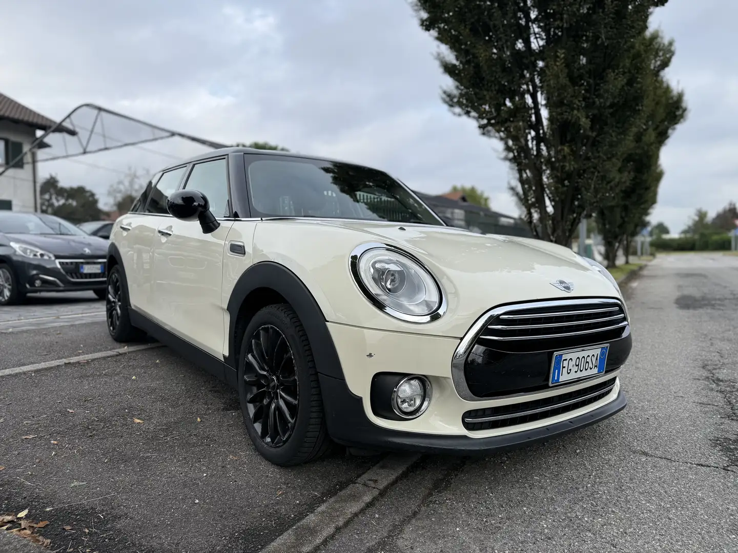 MINI Cooper D Clubman 2.0 Hype auto EURO6 Beige - 1