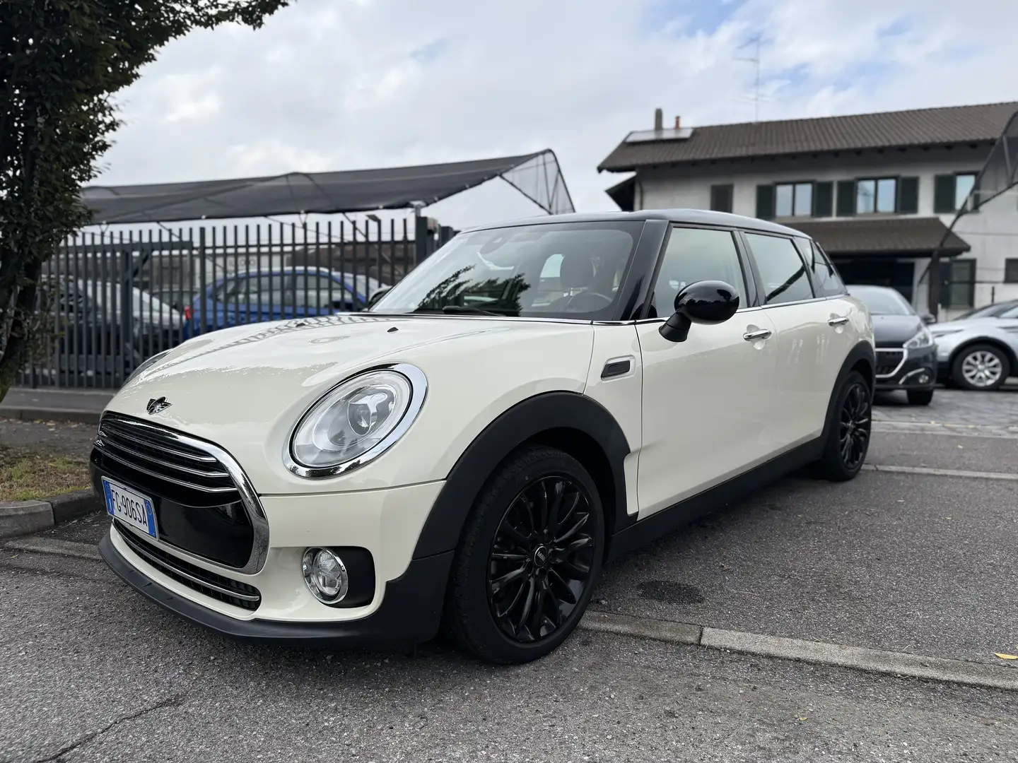 MINI Cooper D Clubman 2.0 Hype auto EURO6 Beige - 2