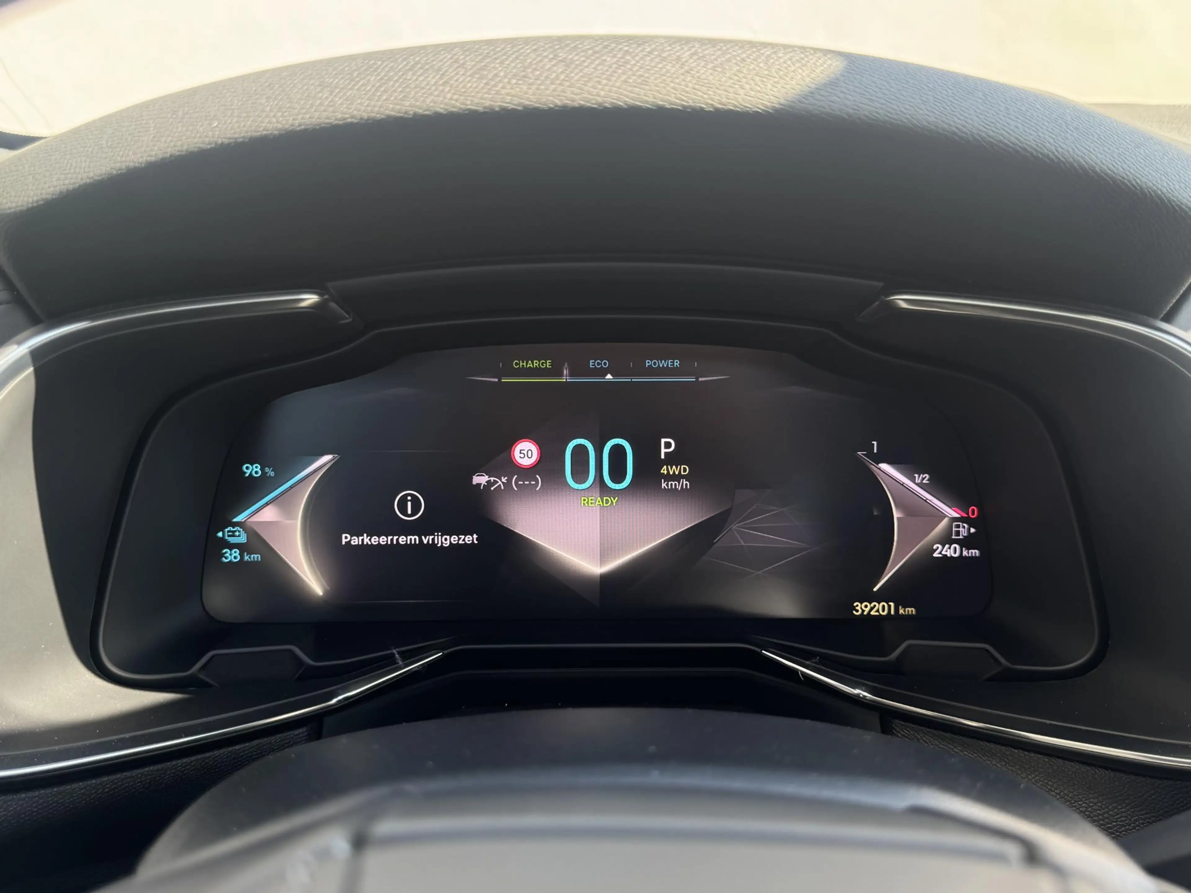 DS Automobiles DS 7 E-Tense 300 4x4 Performance Line — photo 21