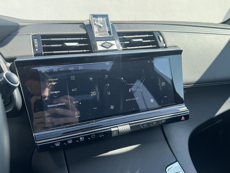 DS Automobiles DS 7 E-Tense 300 4x4 Performance Line — photo 14