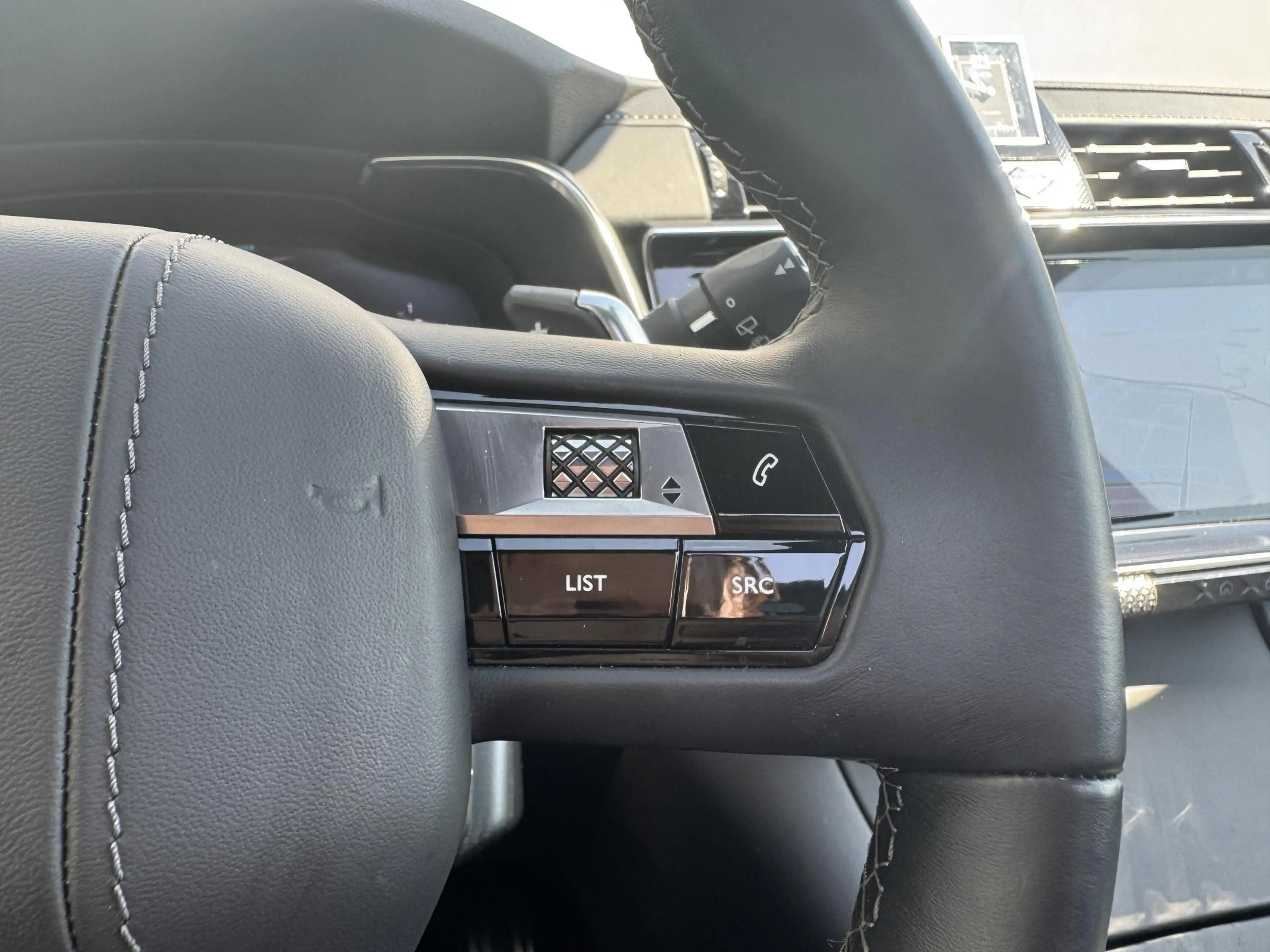 DS Automobiles DS 7 E-Tense 300 4x4 Performance Line — photo 9
