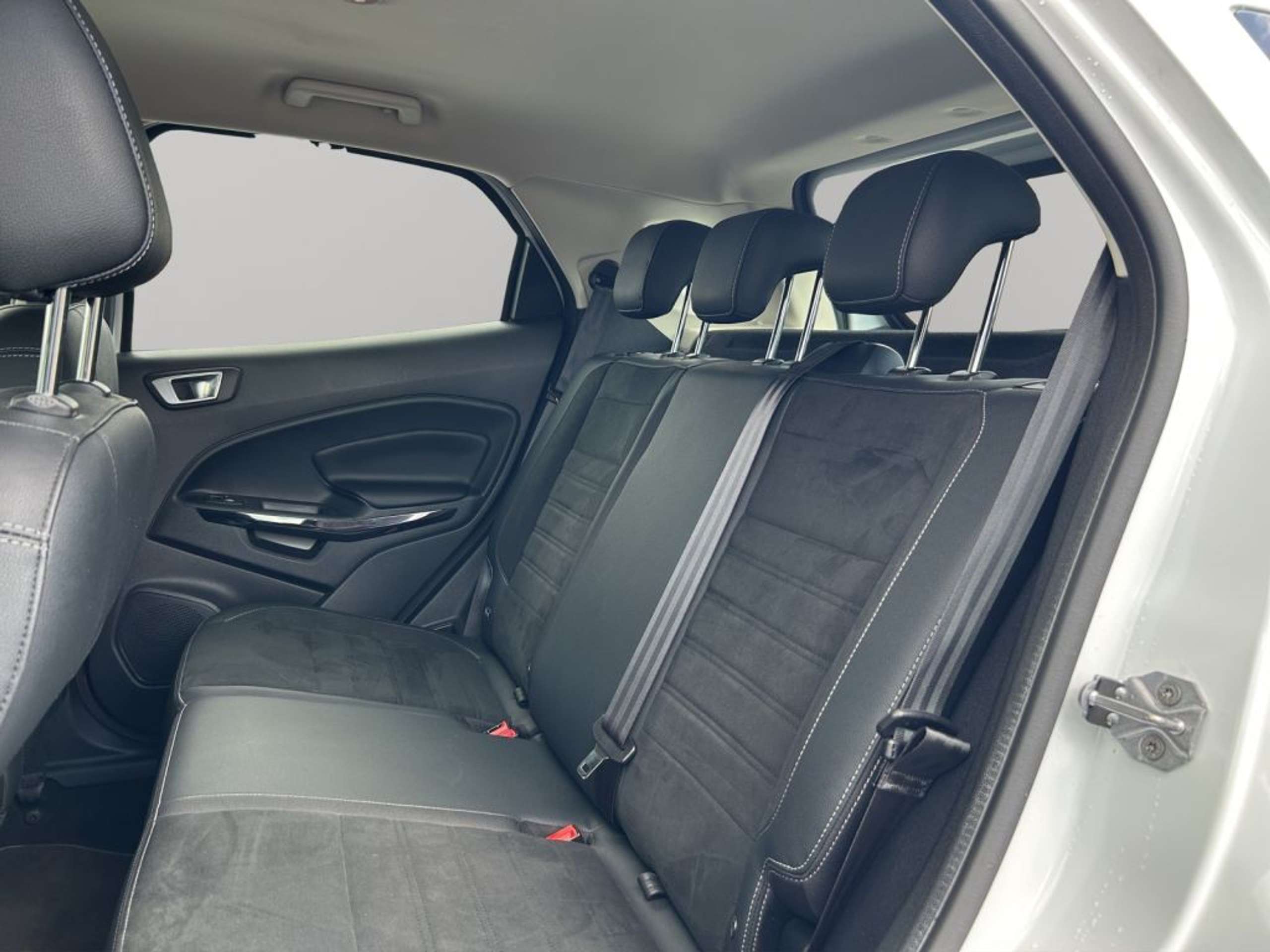 Fahrzeugabbildung Ford EcoSport EcoBoost ST-LINE 1.0 140PS *NAVI - mit KI generiert/bearbeitet
