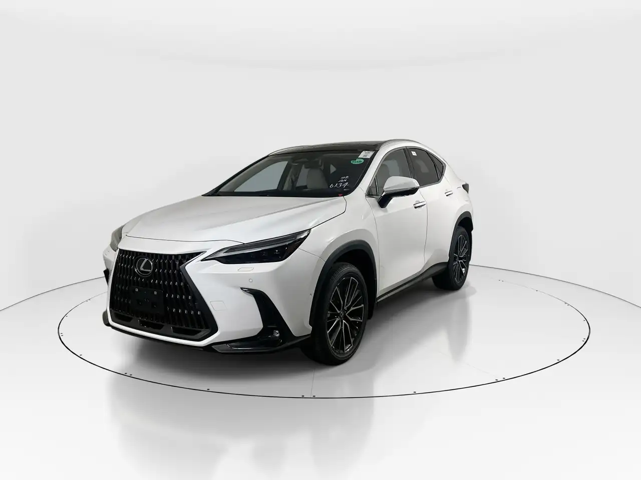 Lexus NX снимка Lexus NX