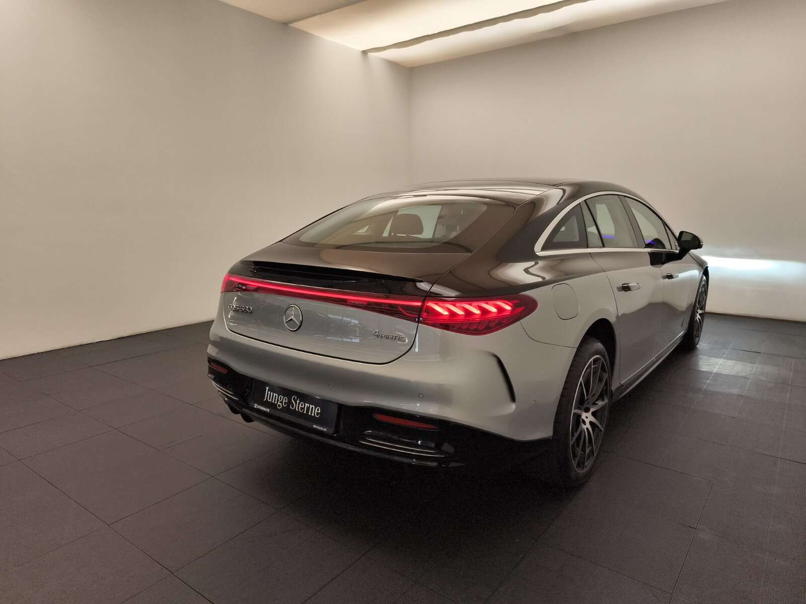 Mercedes-Benz EQS